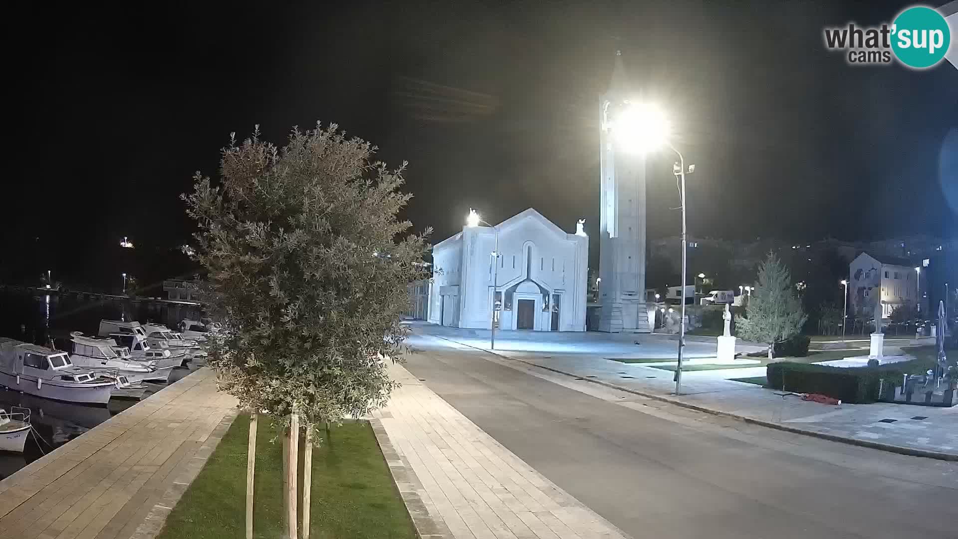 Ploče Webcam | Captivating Views of Riva and the Cathedral