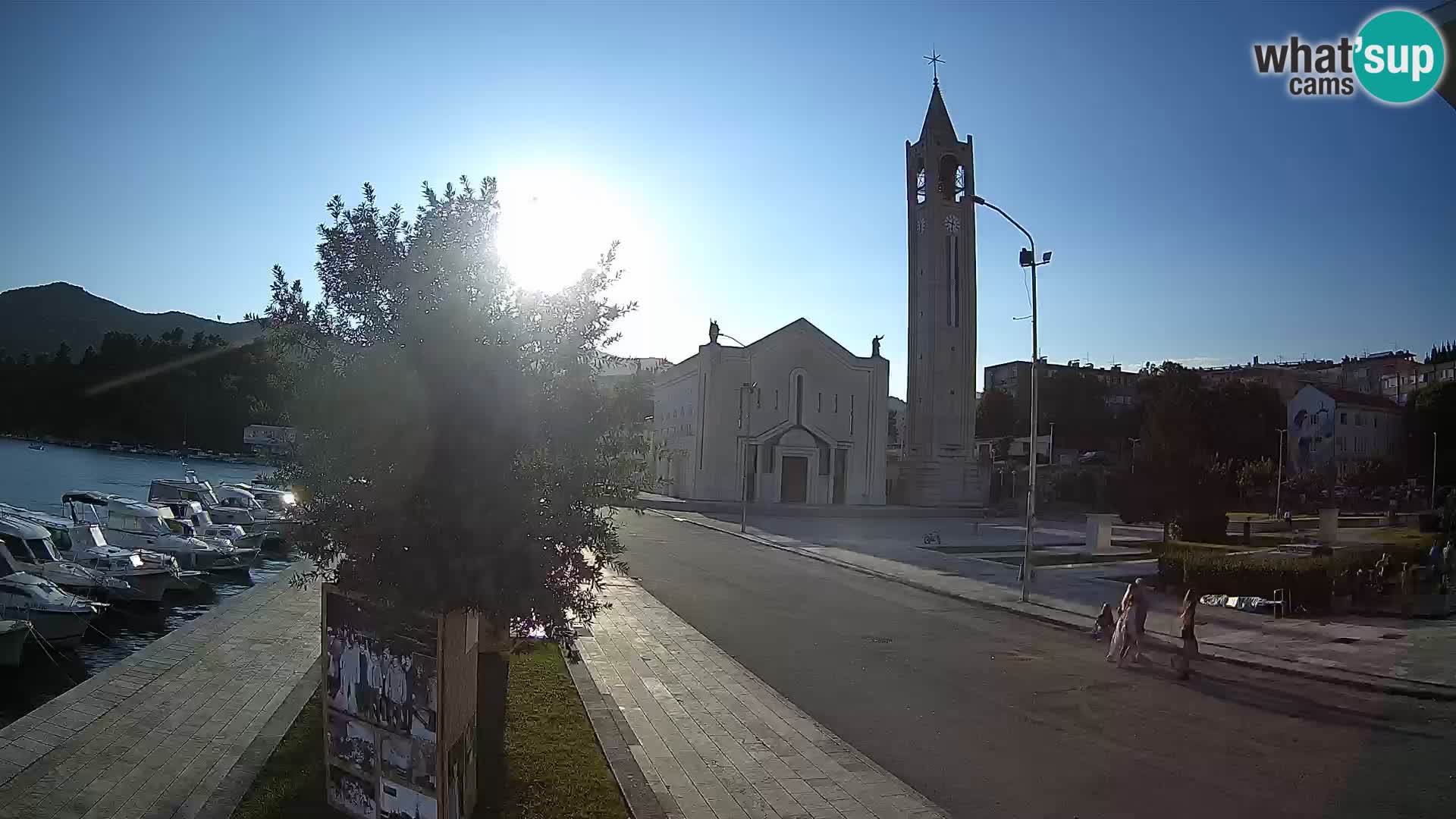 Ploče Webcam | Captivating Views of Riva and the Cathedral
