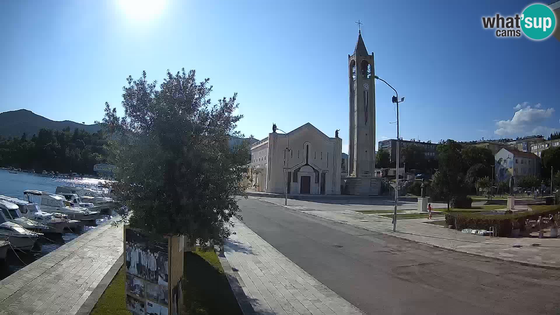 Ploče Webcam | Captivating Views of Riva and the Cathedral