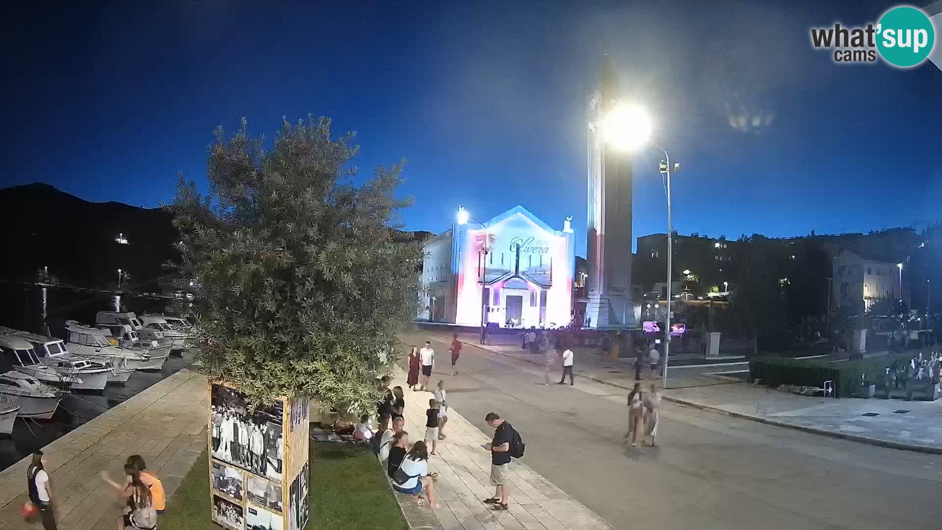 Ploče Webcam | Captivating Views of Riva and the Cathedral