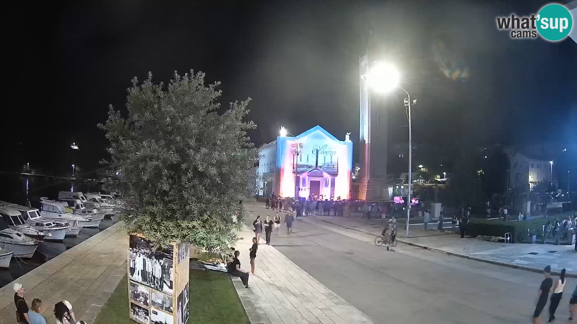 Ploče Webcam | Captivating Views of Riva and the Cathedral