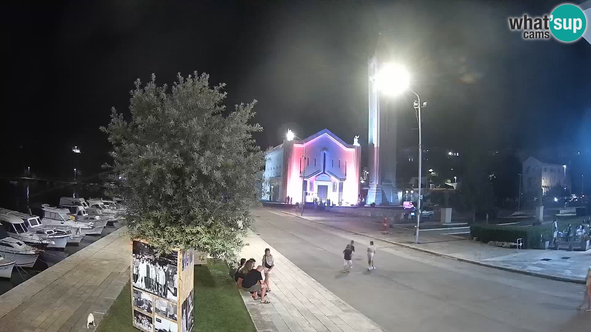 Ploče Webcam | Captivating Views of Riva and the Cathedral