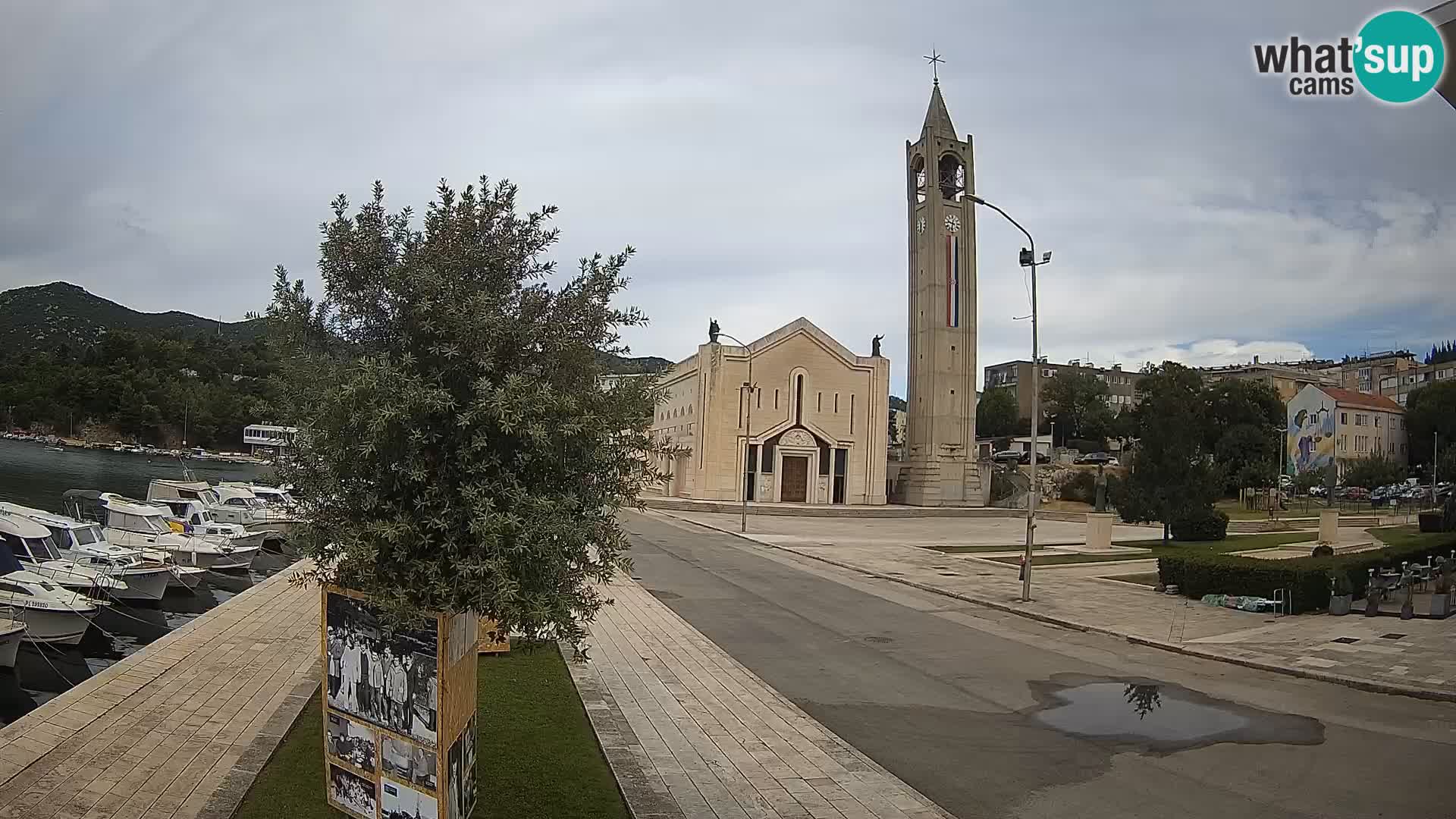 Ploče Webcam | Captivating Views of Riva and the Cathedral