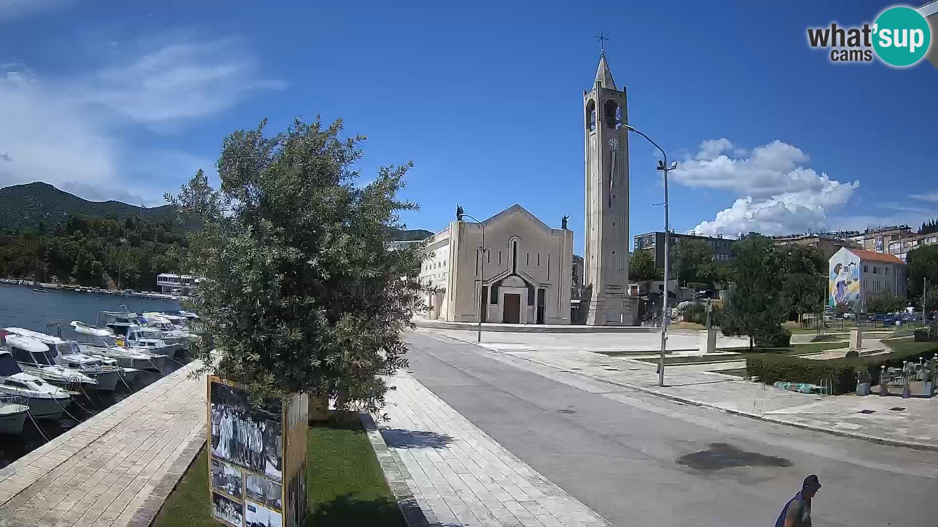 Ploče Webcam | Captivating Views of Riva and the Cathedral