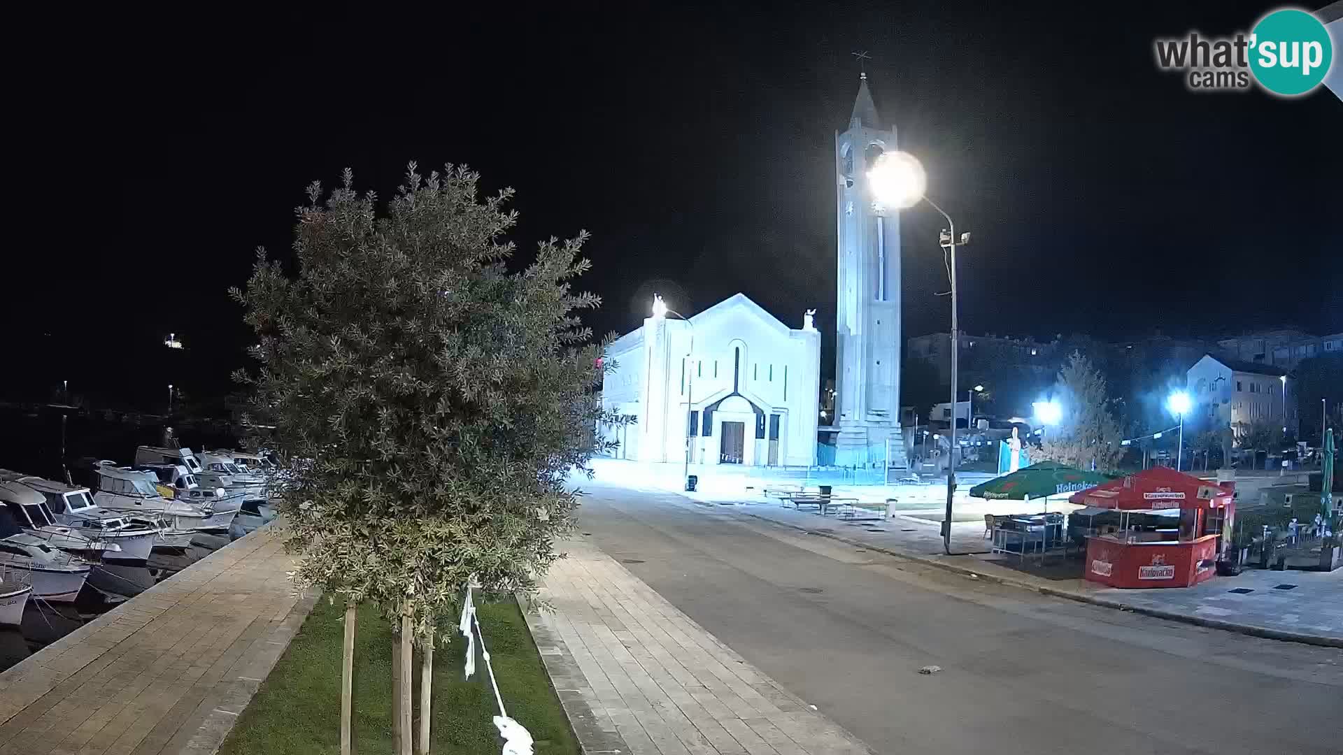 Ploče Webcam | Captivating Views of Riva and the Cathedral