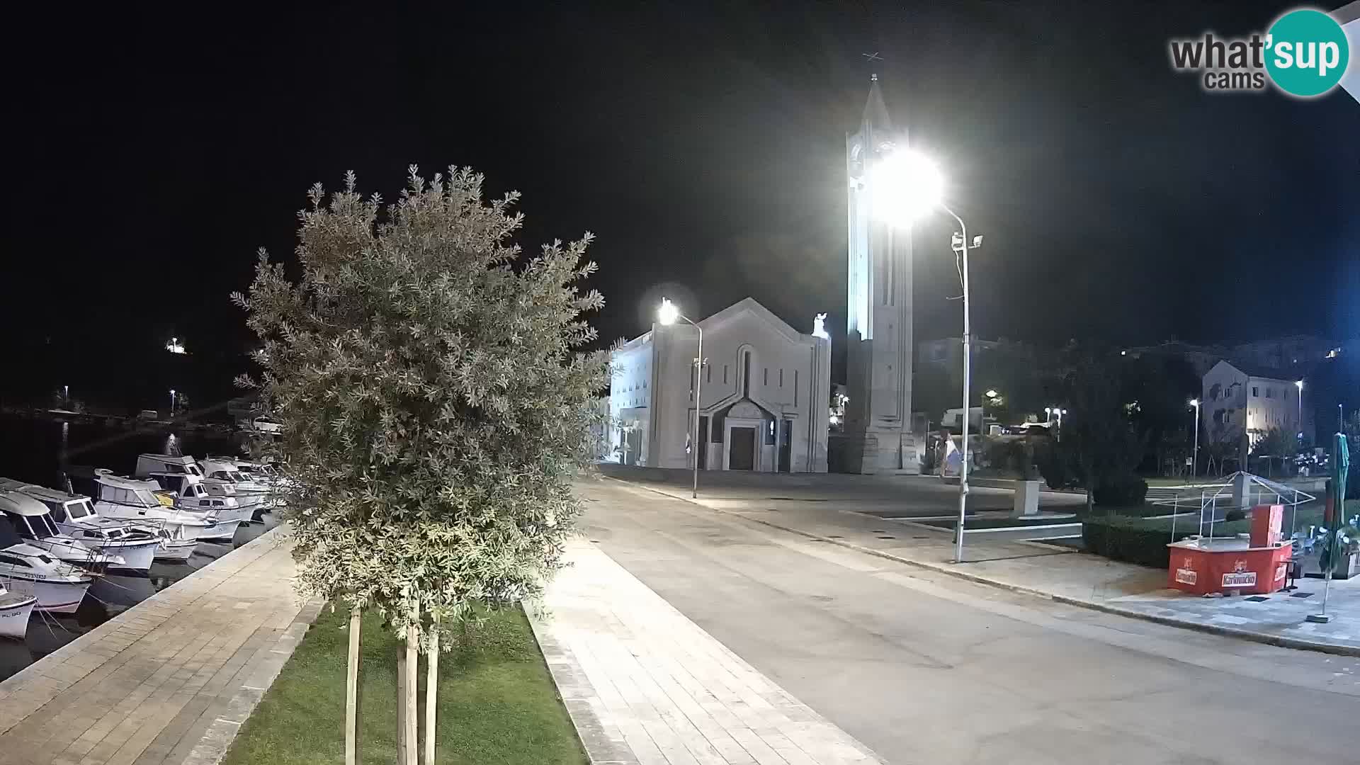 Ploče Webcam | Captivating Views of Riva and the Cathedral
