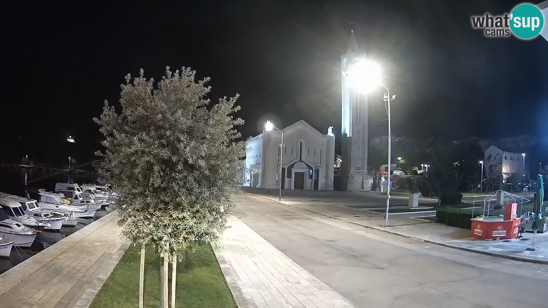 Ploče Webcam | Captivating Views of Riva and the Cathedral