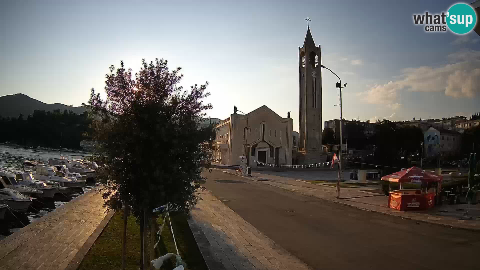Ploče Webcam | Captivating Views of Riva and the Cathedral