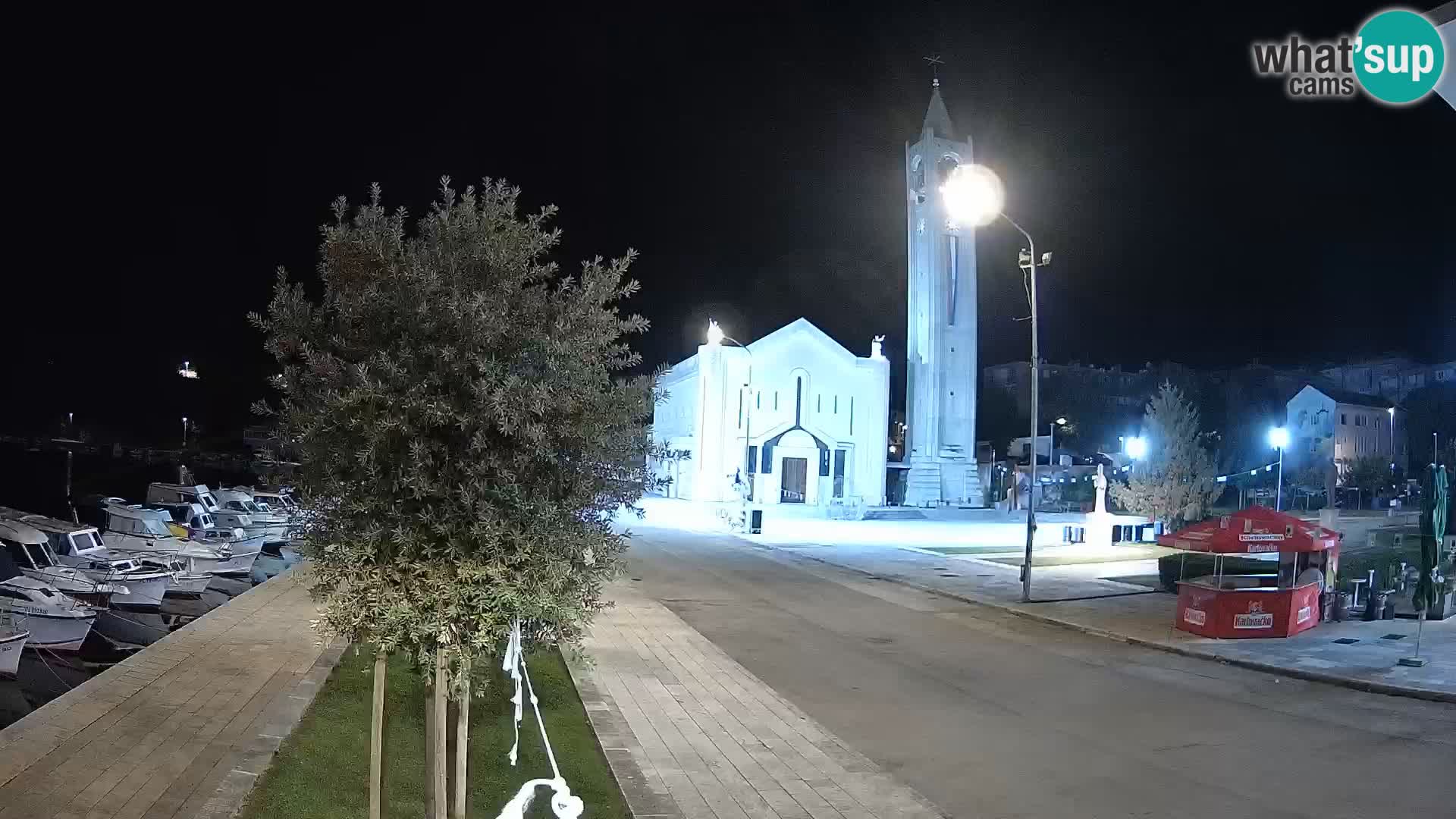 Ploče Webcam | Captivating Views of Riva and the Cathedral