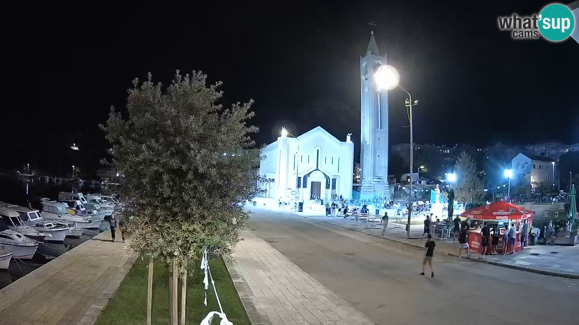 Ploče Webcam | Captivating Views of Riva and the Cathedral