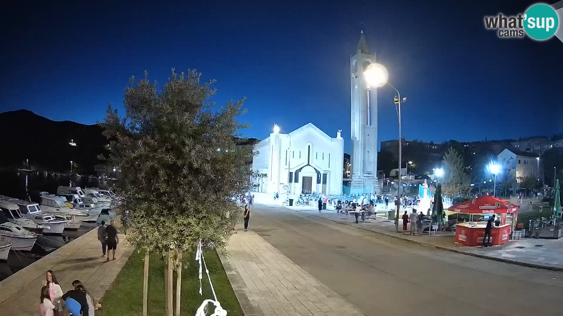 Ploče Webcam | Captivating Views of Riva and the Cathedral