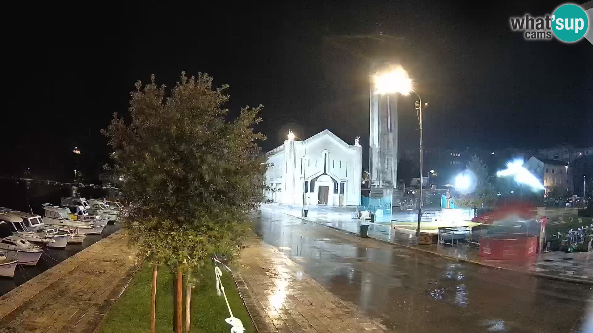 Ploče Webcam | Captivating Views of Riva and the Cathedral