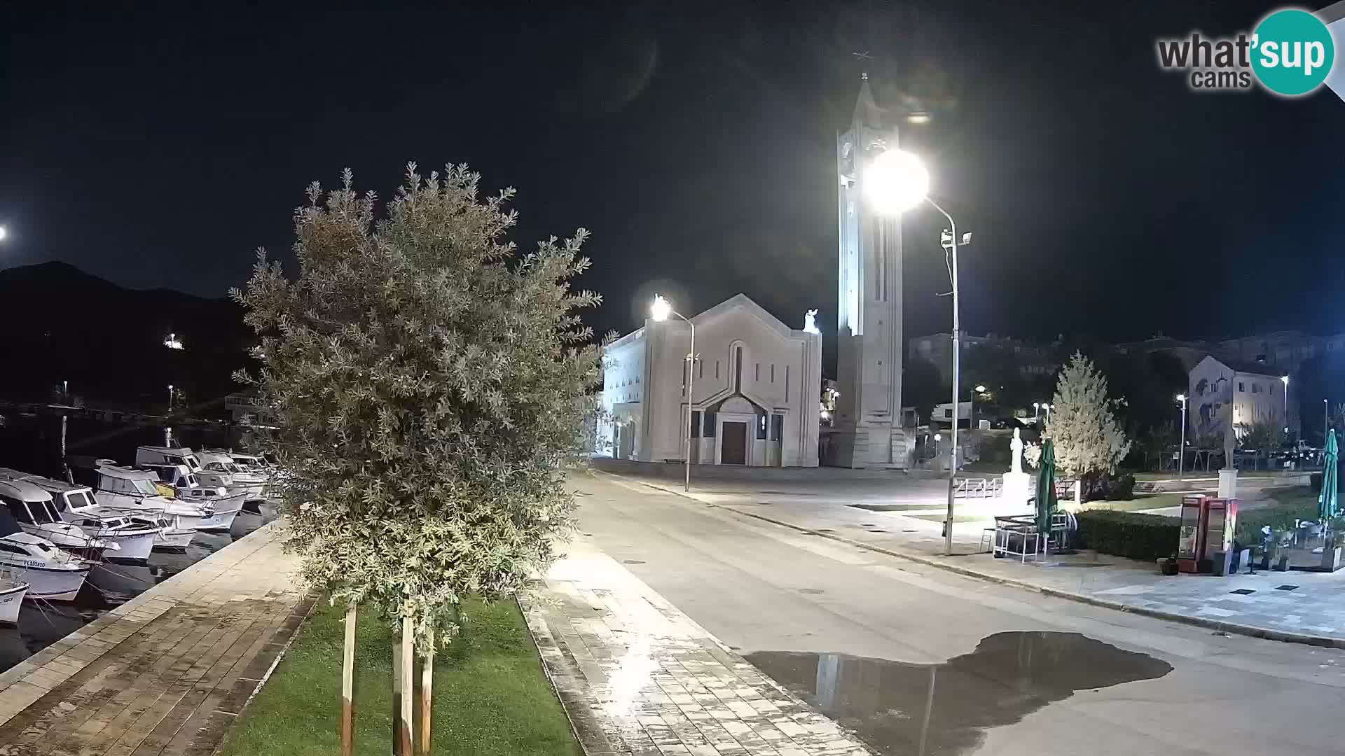 Ploče Webcam | Captivating Views of Riva and the Cathedral