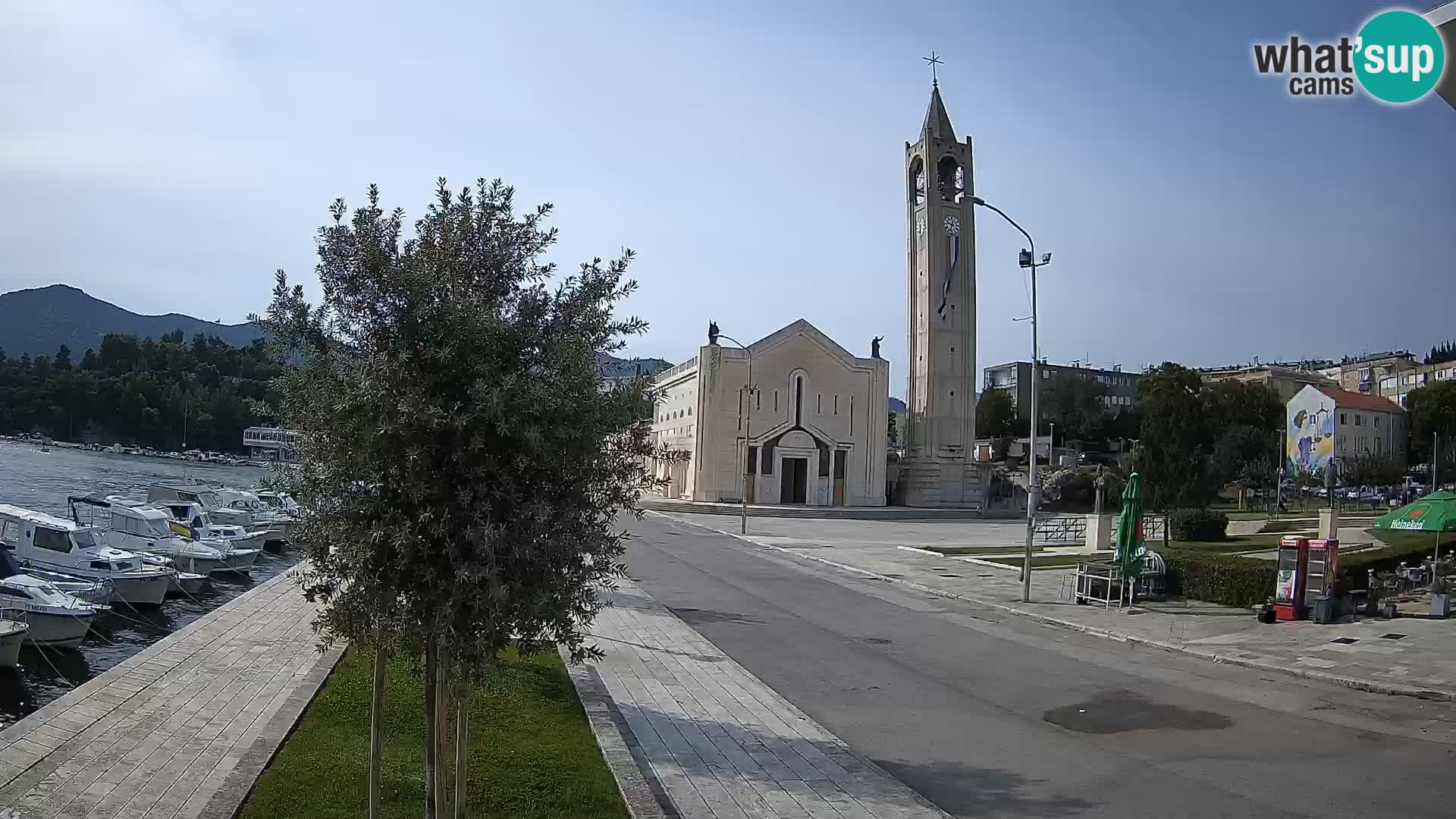 Ploče Webcam | Captivating Views of Riva and the Cathedral