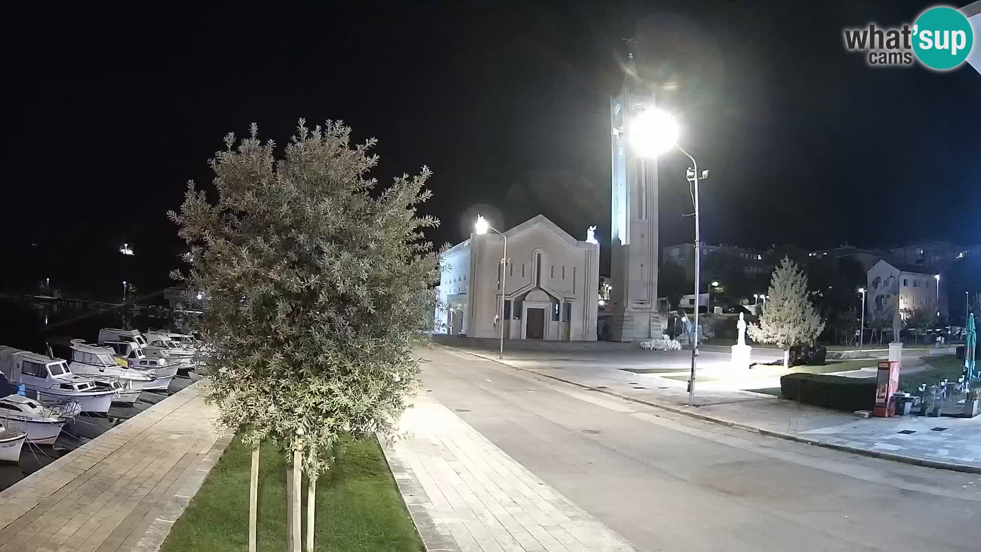 Ploče Webcam | Captivating Views of Riva and the Cathedral
