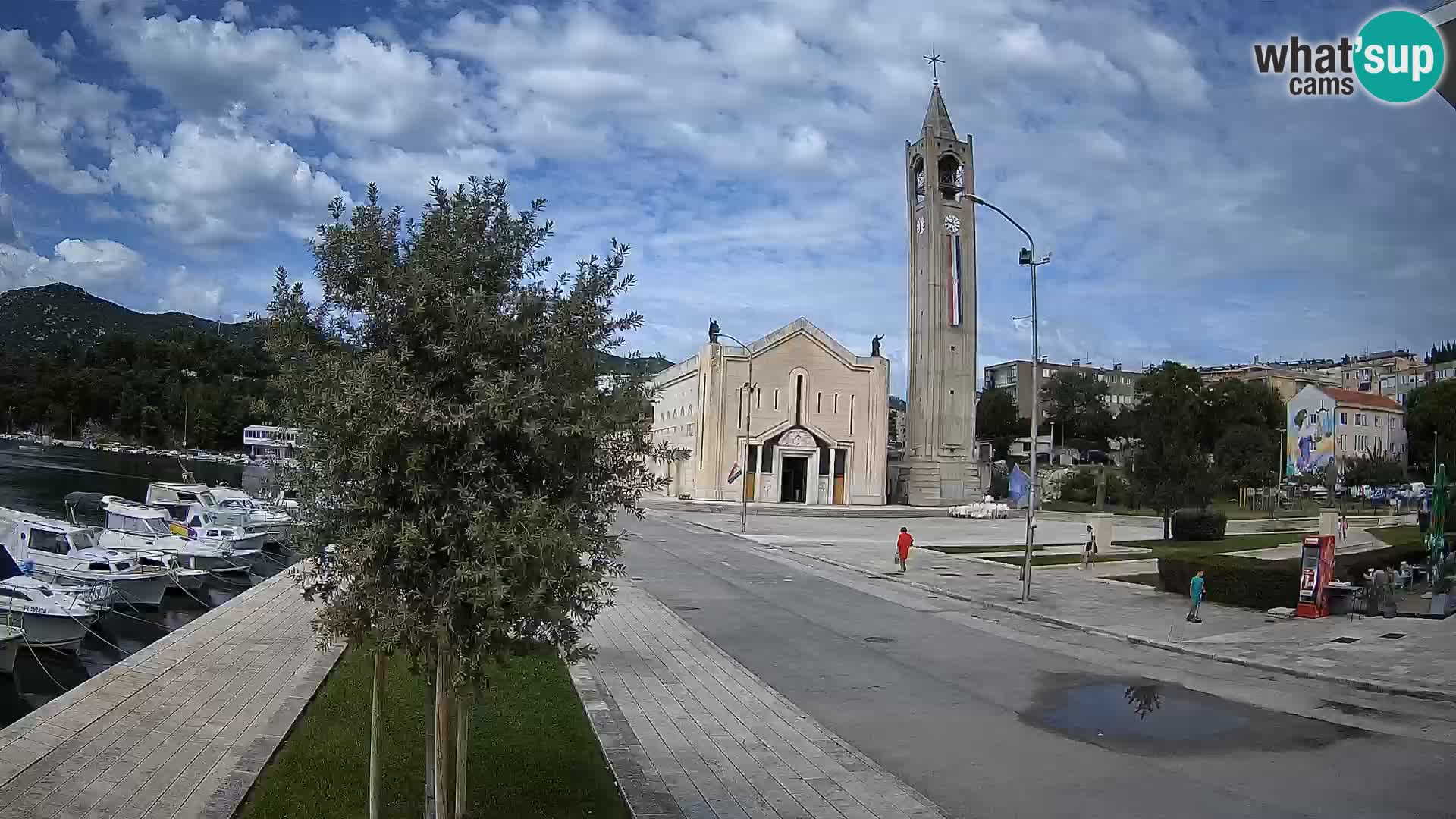 Ploče Webcam | Captivating Views of Riva and the Cathedral