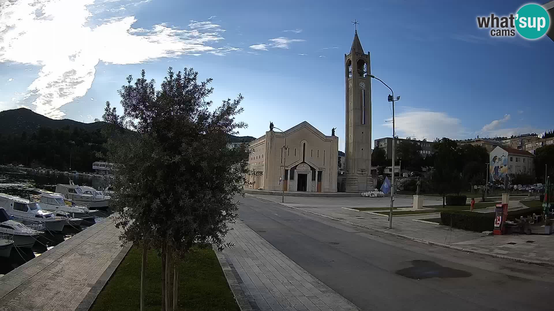 Ploče Webcam | Captivating Views of Riva and the Cathedral