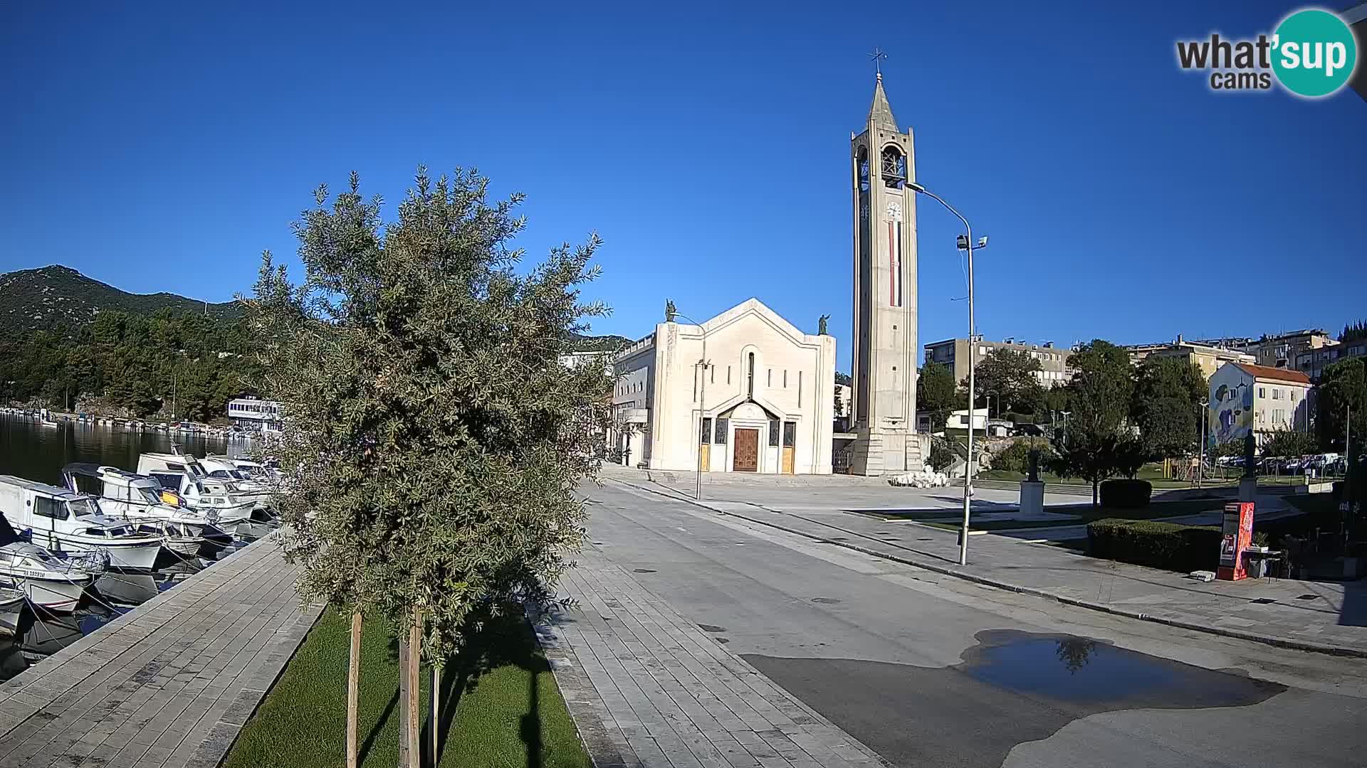 Ploče Webcam | Captivating Views of Riva and the Cathedral
