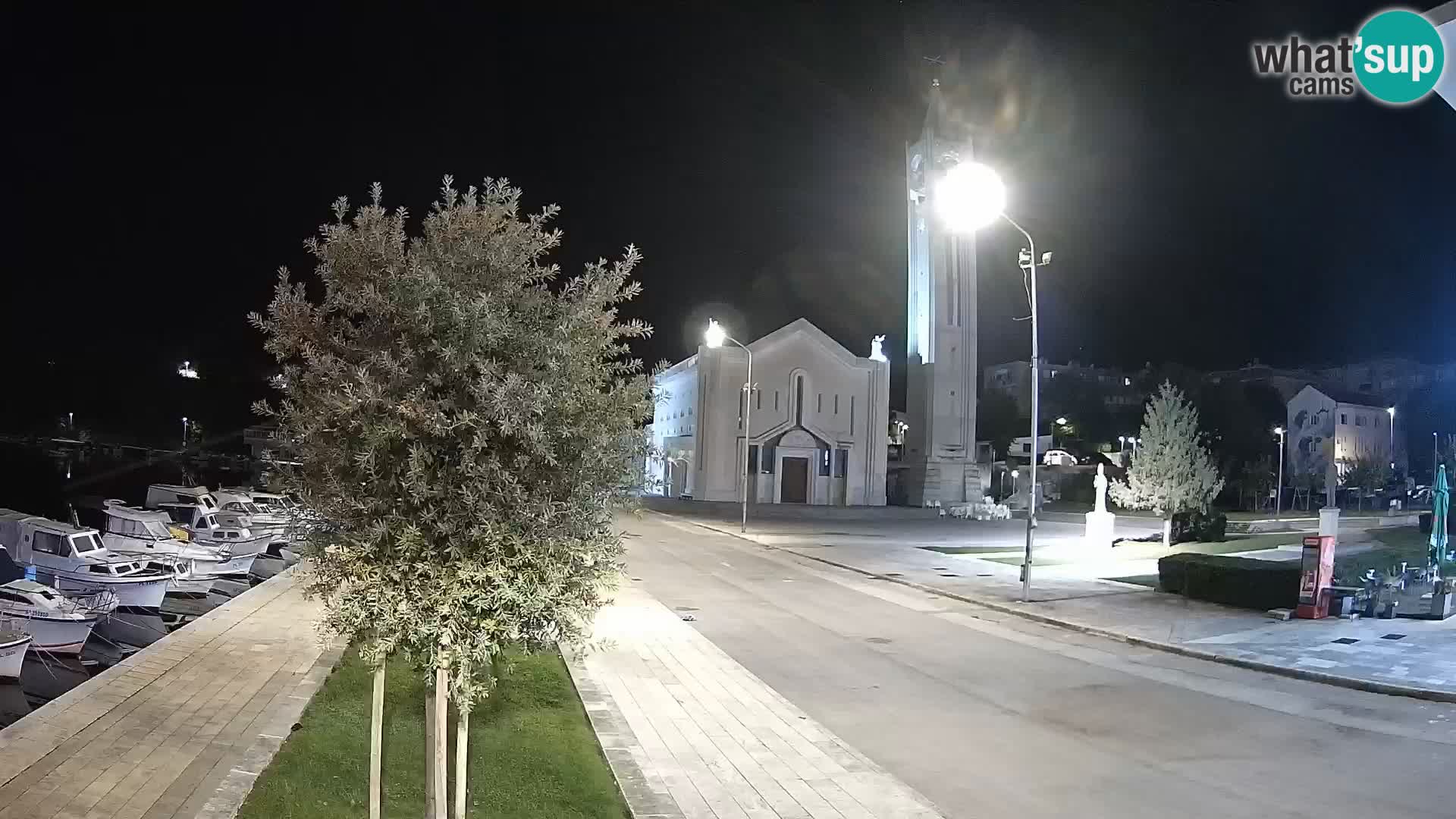 Ploče Webcam | Captivating Views of Riva and the Cathedral