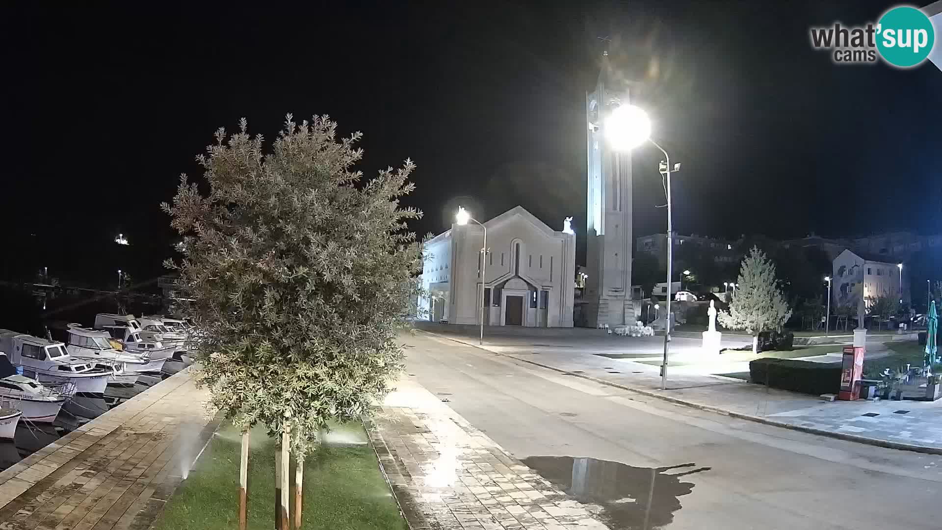 Ploče Webcam | Captivating Views of Riva and the Cathedral