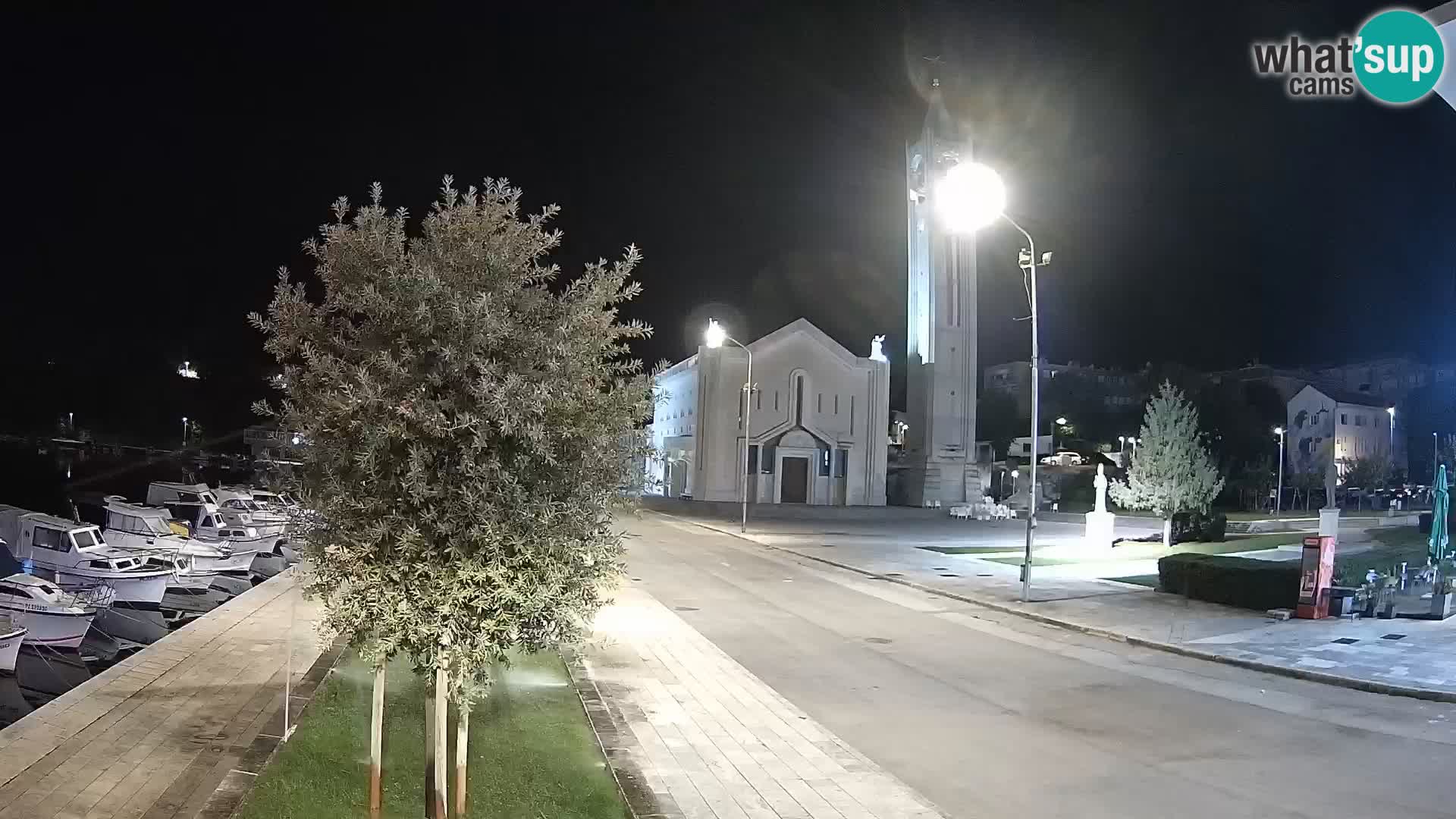 Ploče Webcam | Captivating Views of Riva and the Cathedral