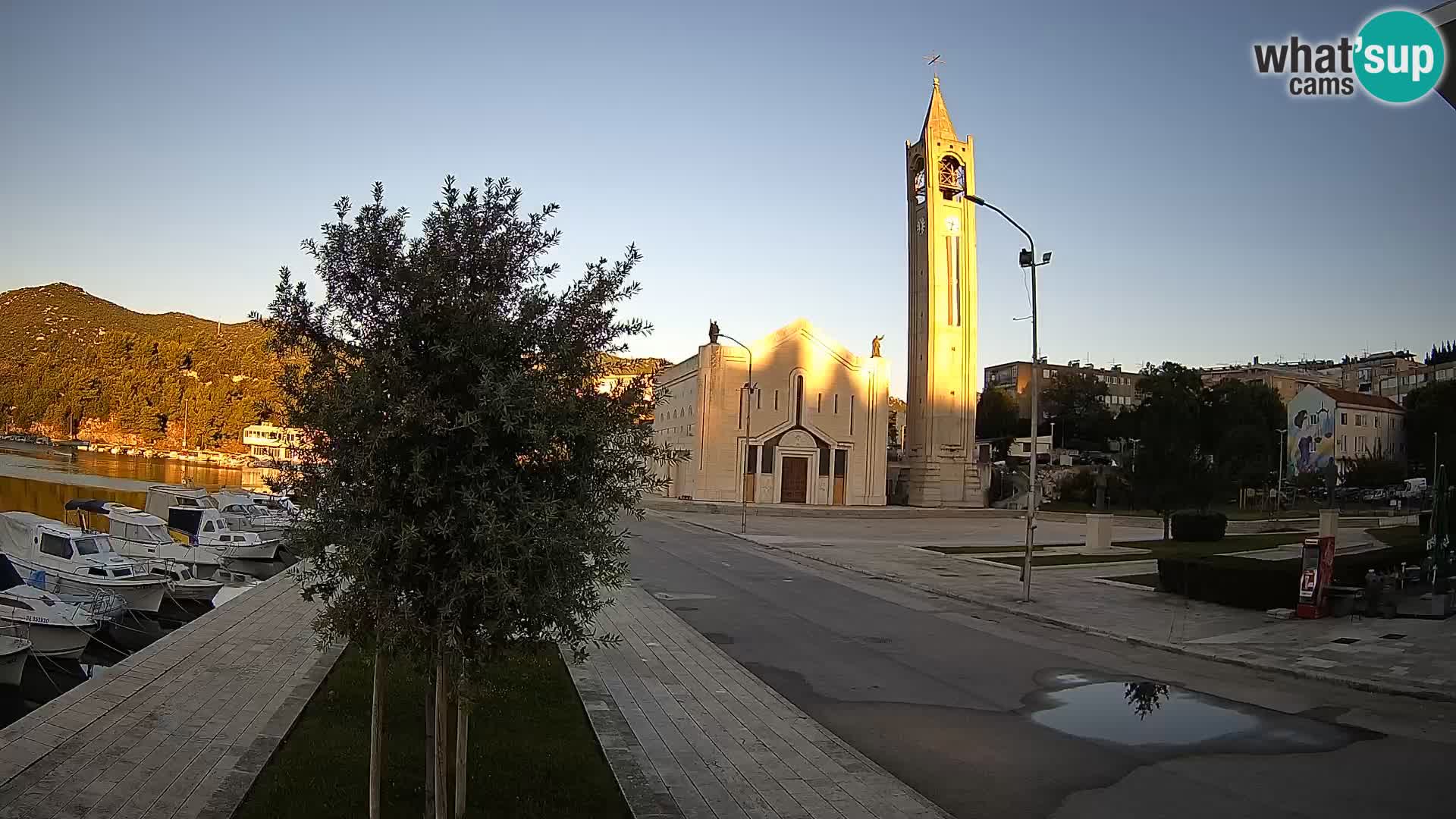 Spletna kamera Ploče | Osupljiv pogled na Rivo in katedralo
