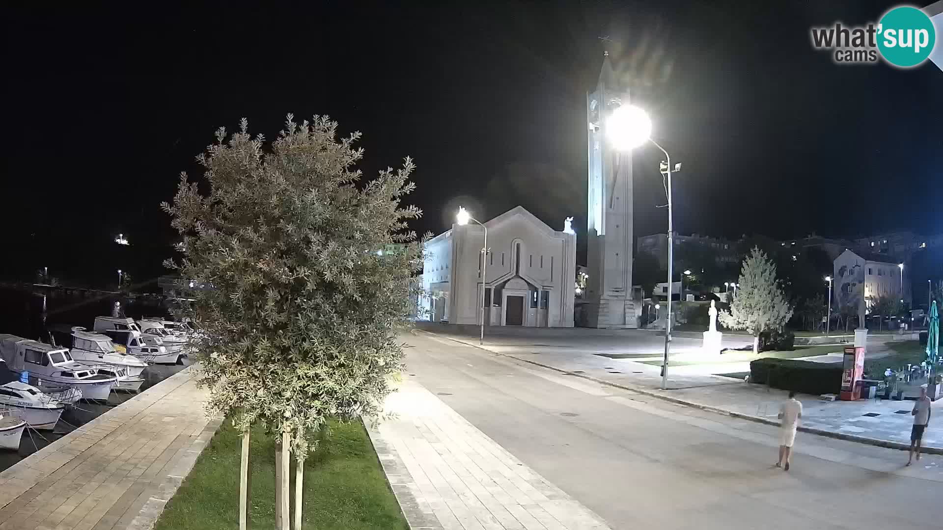 Ploče Webcam | Captivating Views of Riva and the Cathedral
