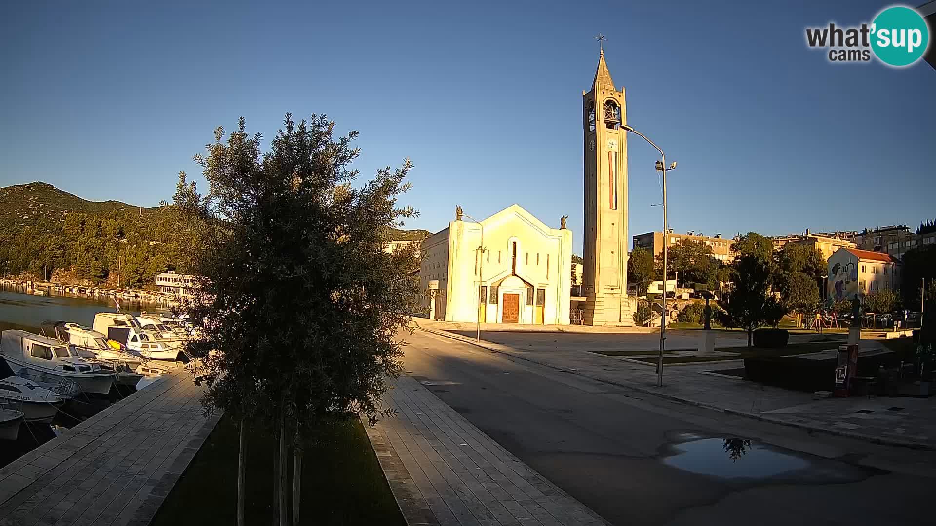 Spletna kamera Ploče | Osupljiv pogled na Rivo in katedralo