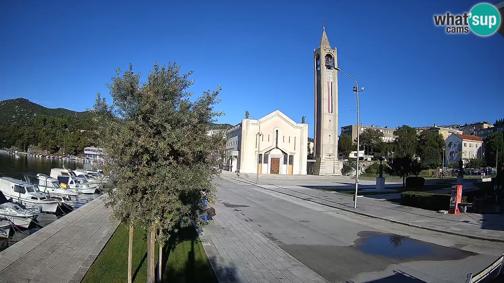 Ploče Webcam | Captivating Views of Riva and the Cathedral