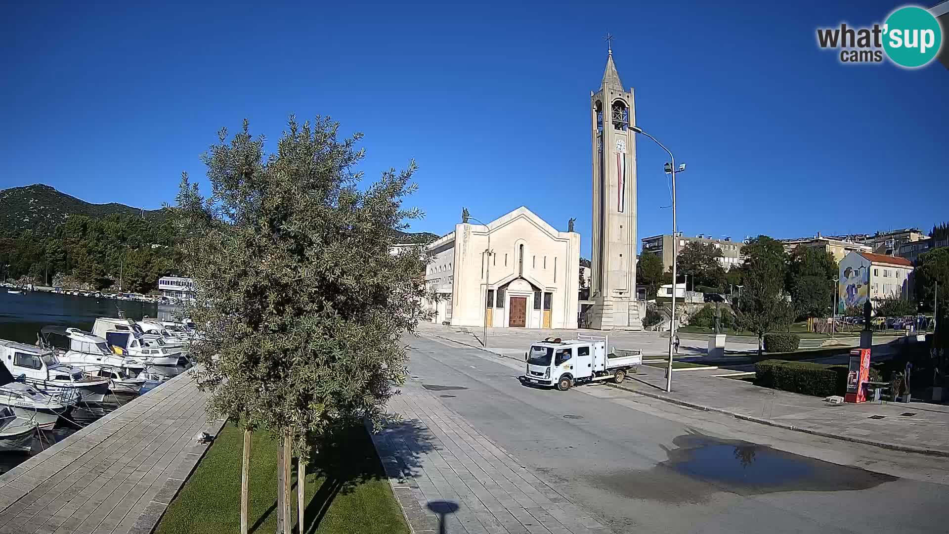 Ploče Webcam | Captivating Views of Riva and the Cathedral