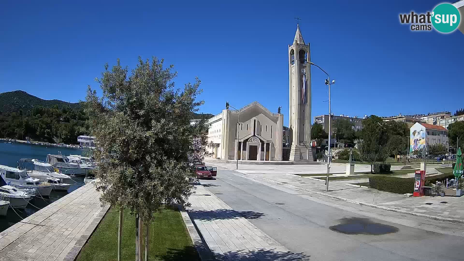 Ploče Webcam | Captivating Views of Riva and the Cathedral