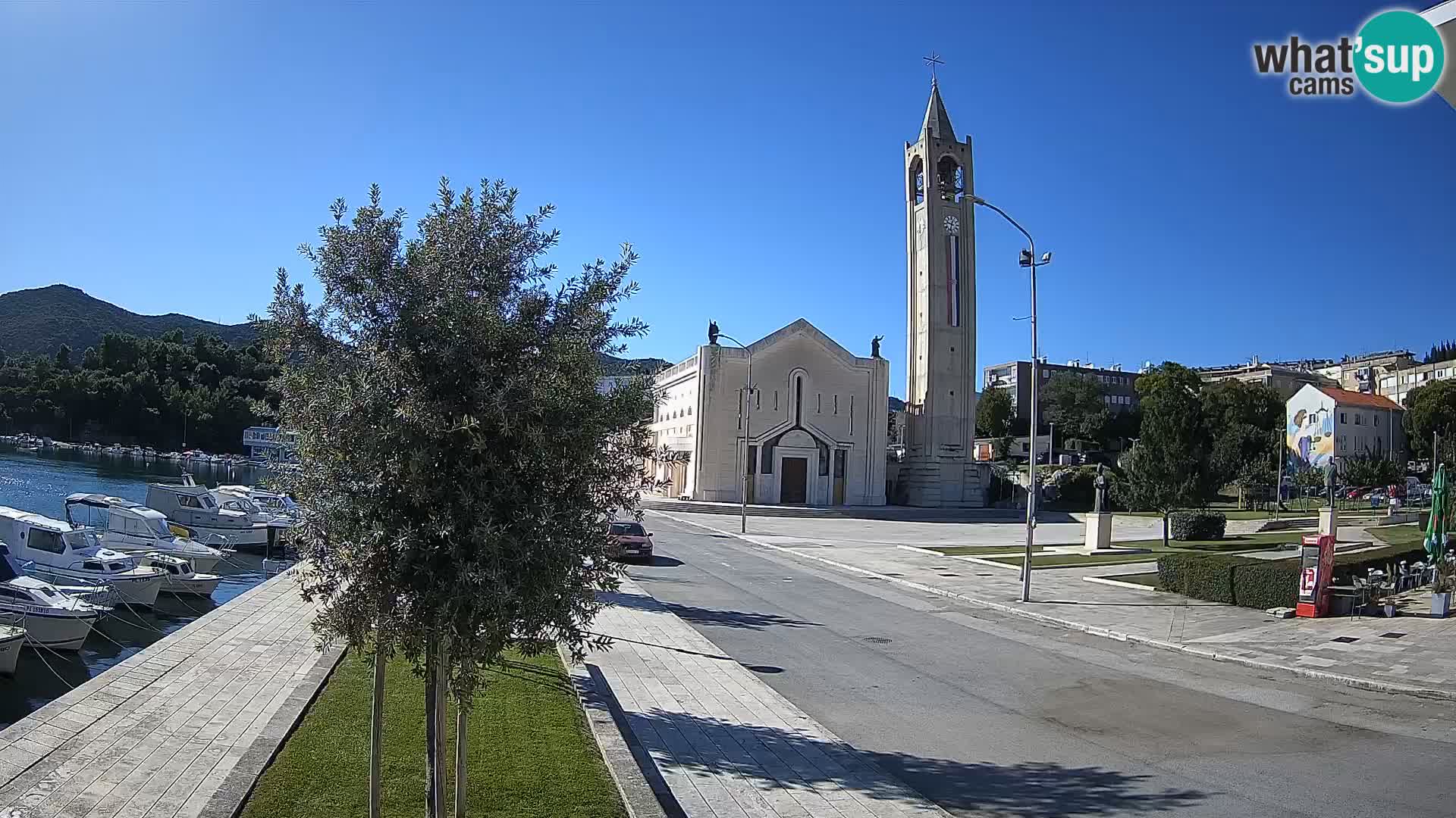 Ploče Webcam | Captivating Views of Riva and the Cathedral