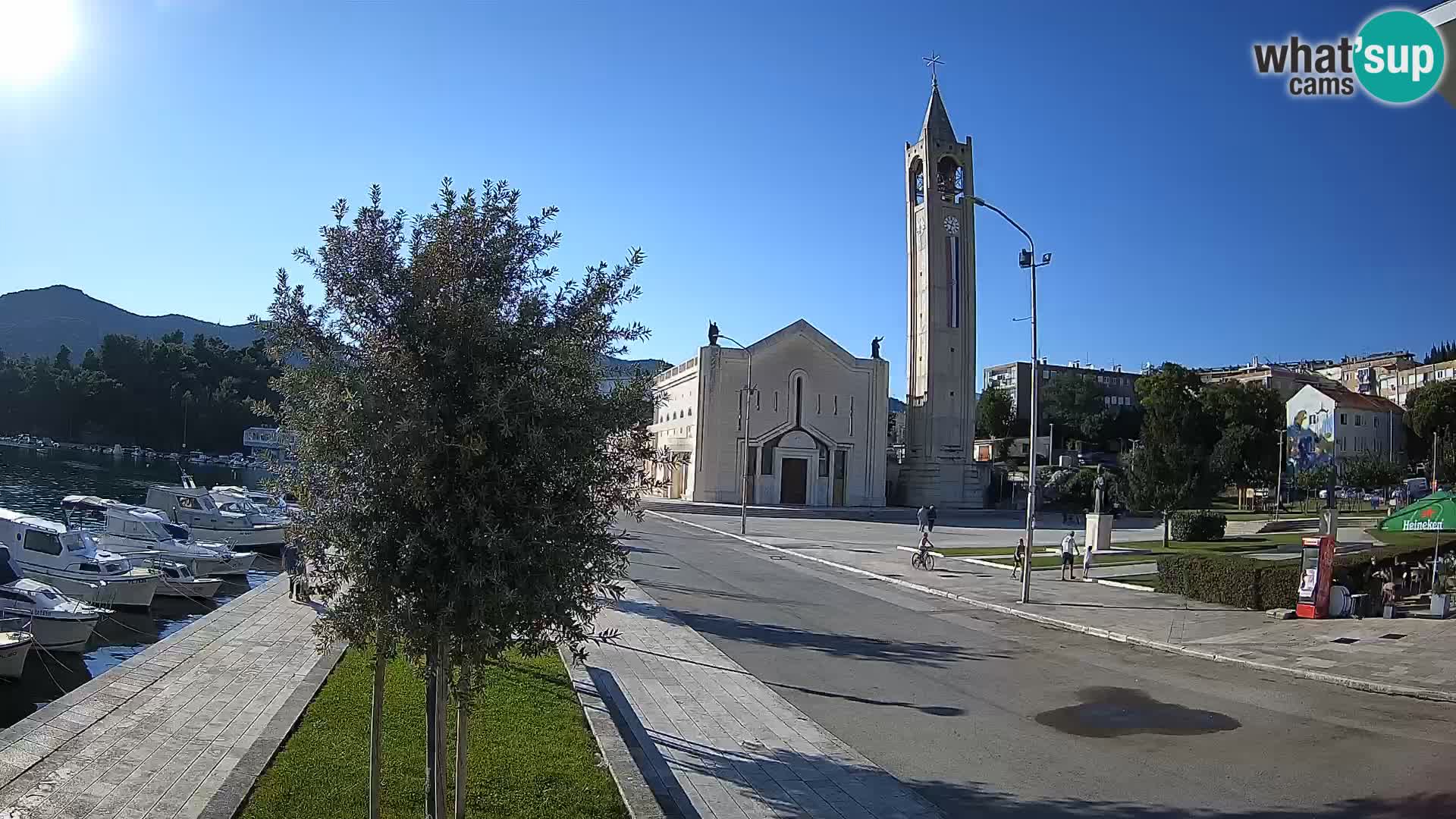 Ploče Webcam | Captivating Views of Riva and the Cathedral