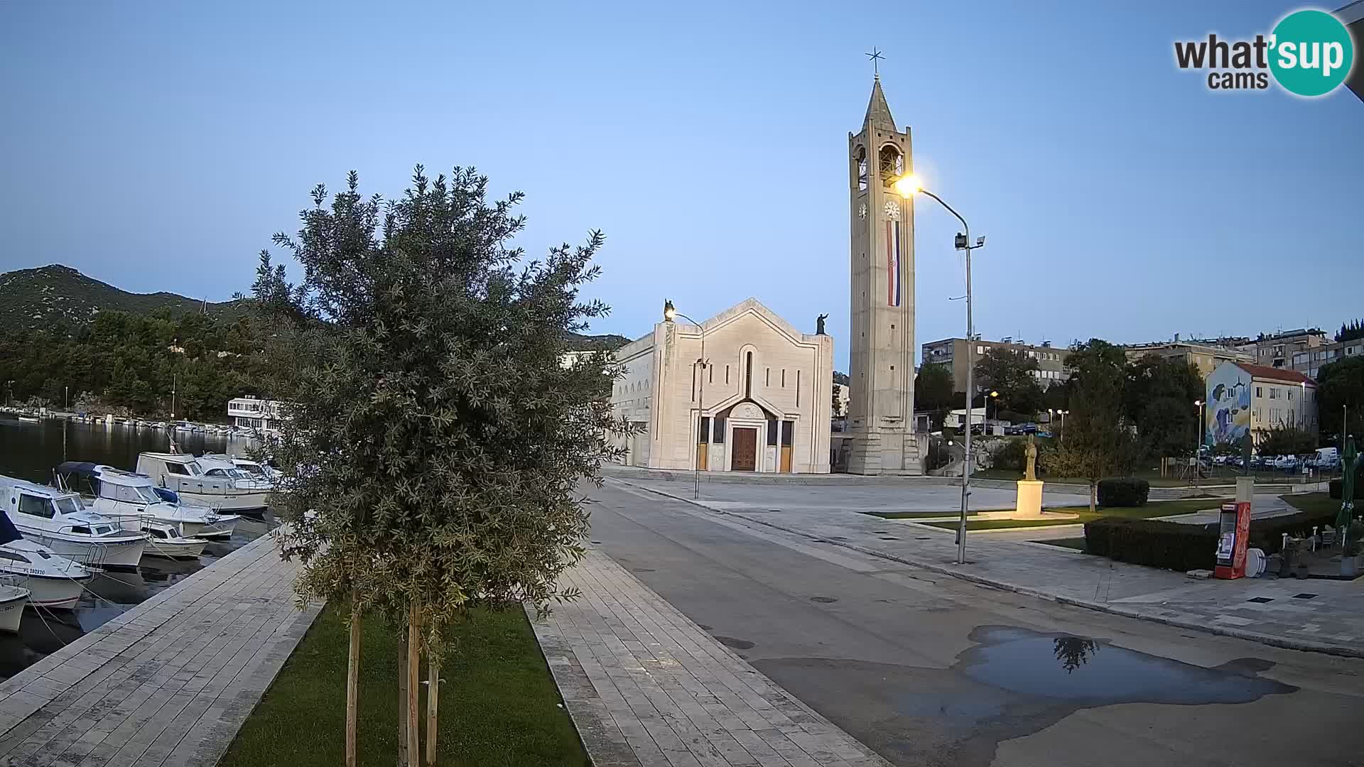 Ploče Webcam | Captivating Views of Riva and the Cathedral