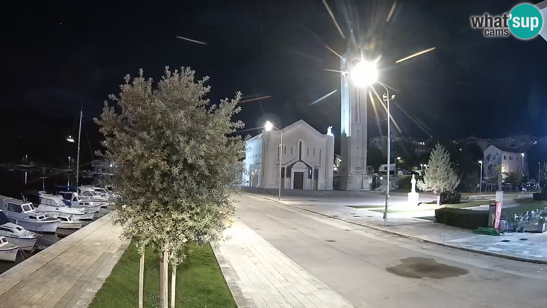 Ploče Webcam | Captivating Views of Riva and the Cathedral