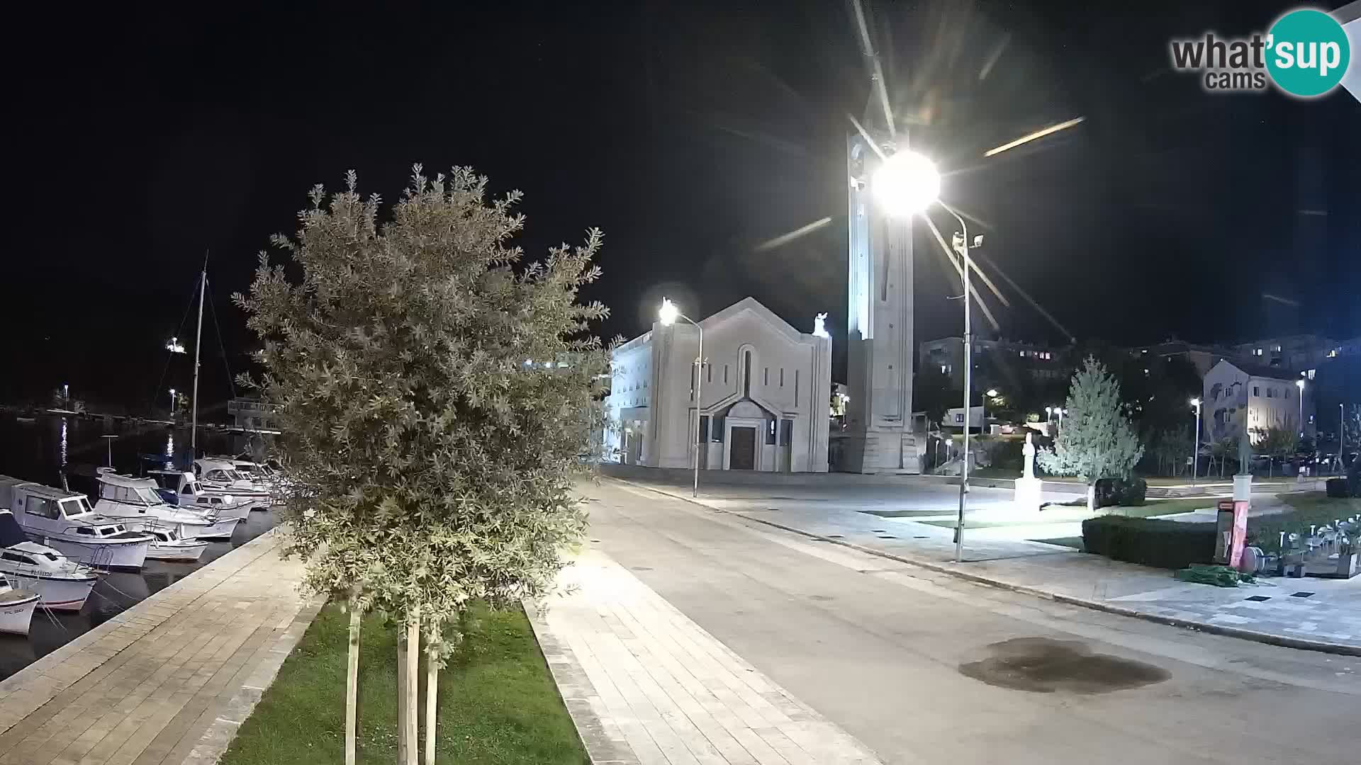 Ploče Webcam | Captivating Views of Riva and the Cathedral
