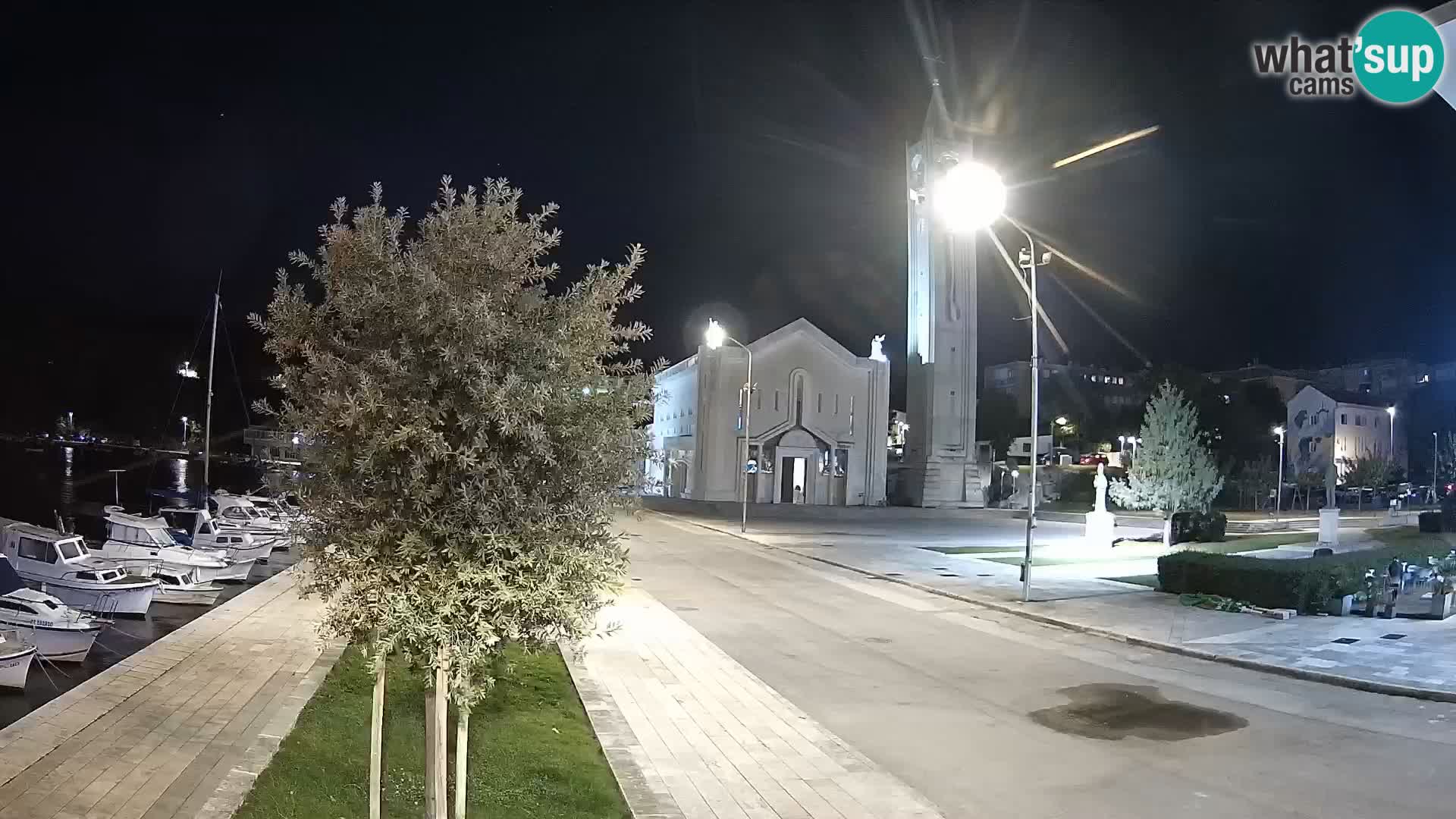 Ploče Webcam | Captivating Views of Riva and the Cathedral
