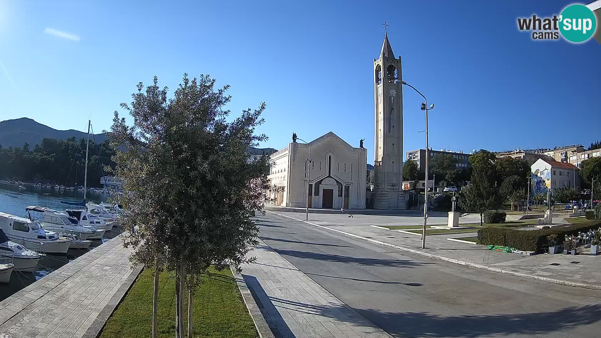 Ploče Webcam | Captivating Views of Riva and the Cathedral