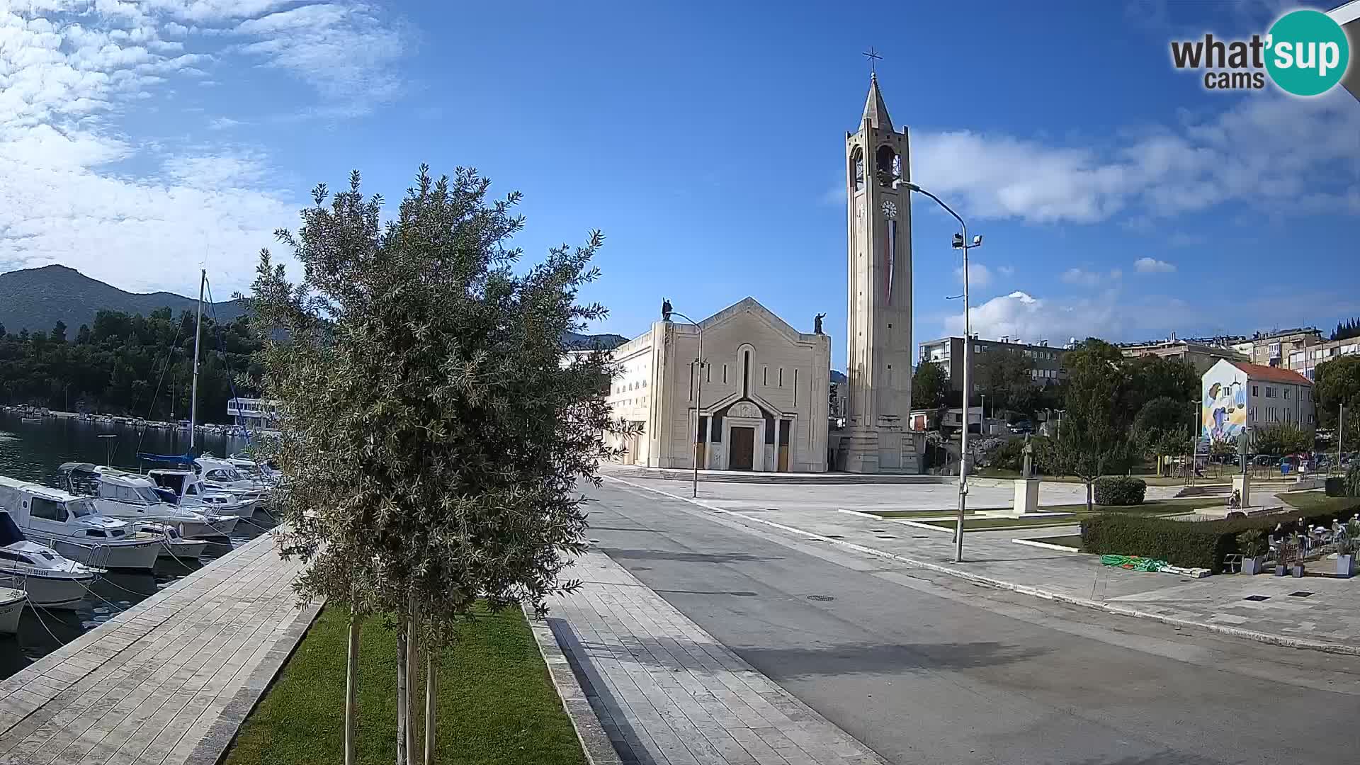 Ploče Webcam | Captivating Views of Riva and the Cathedral