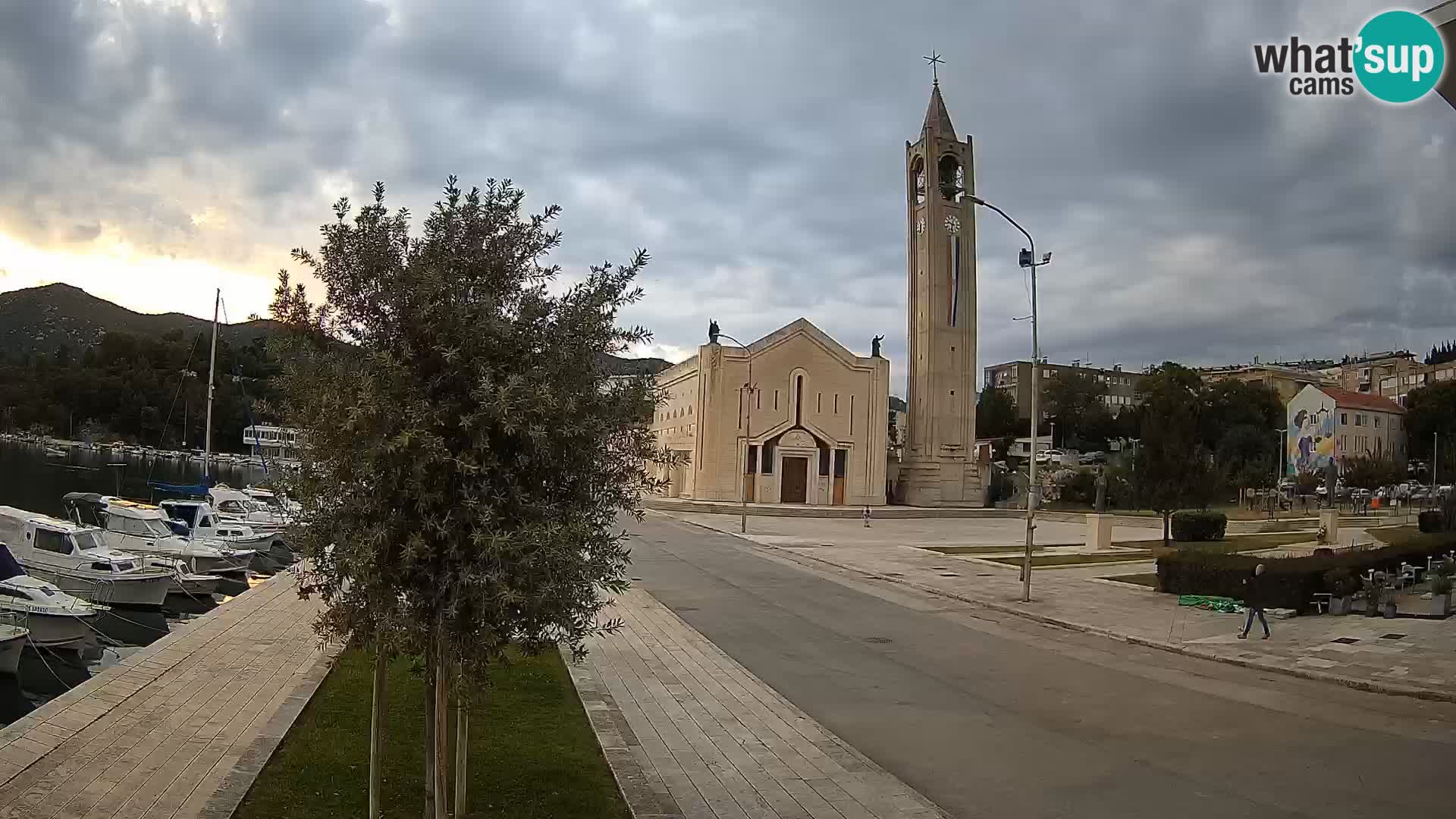 Ploče Webcam | Captivating Views of Riva and the Cathedral