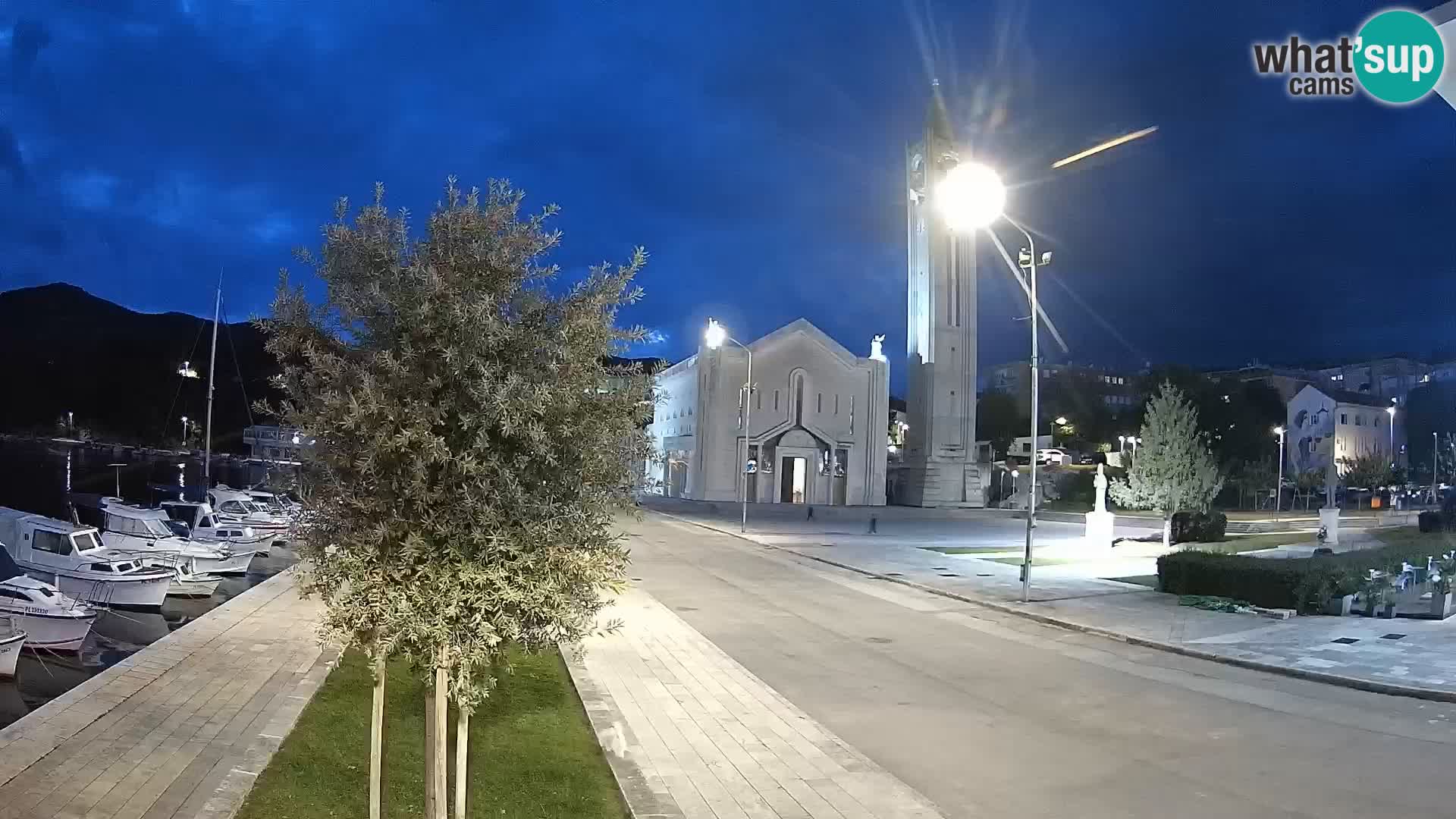 Ploče Webcam | Captivating Views of Riva and the Cathedral