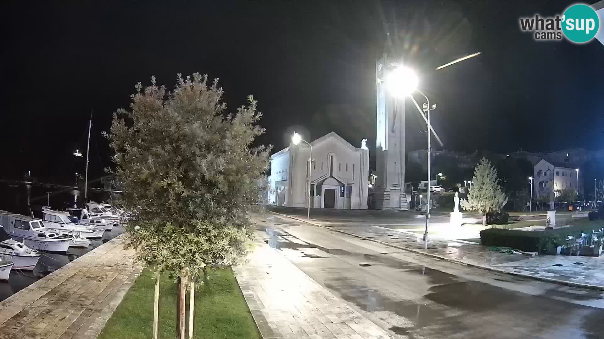 Ploče Webcam | Captivating Views of Riva and the Cathedral