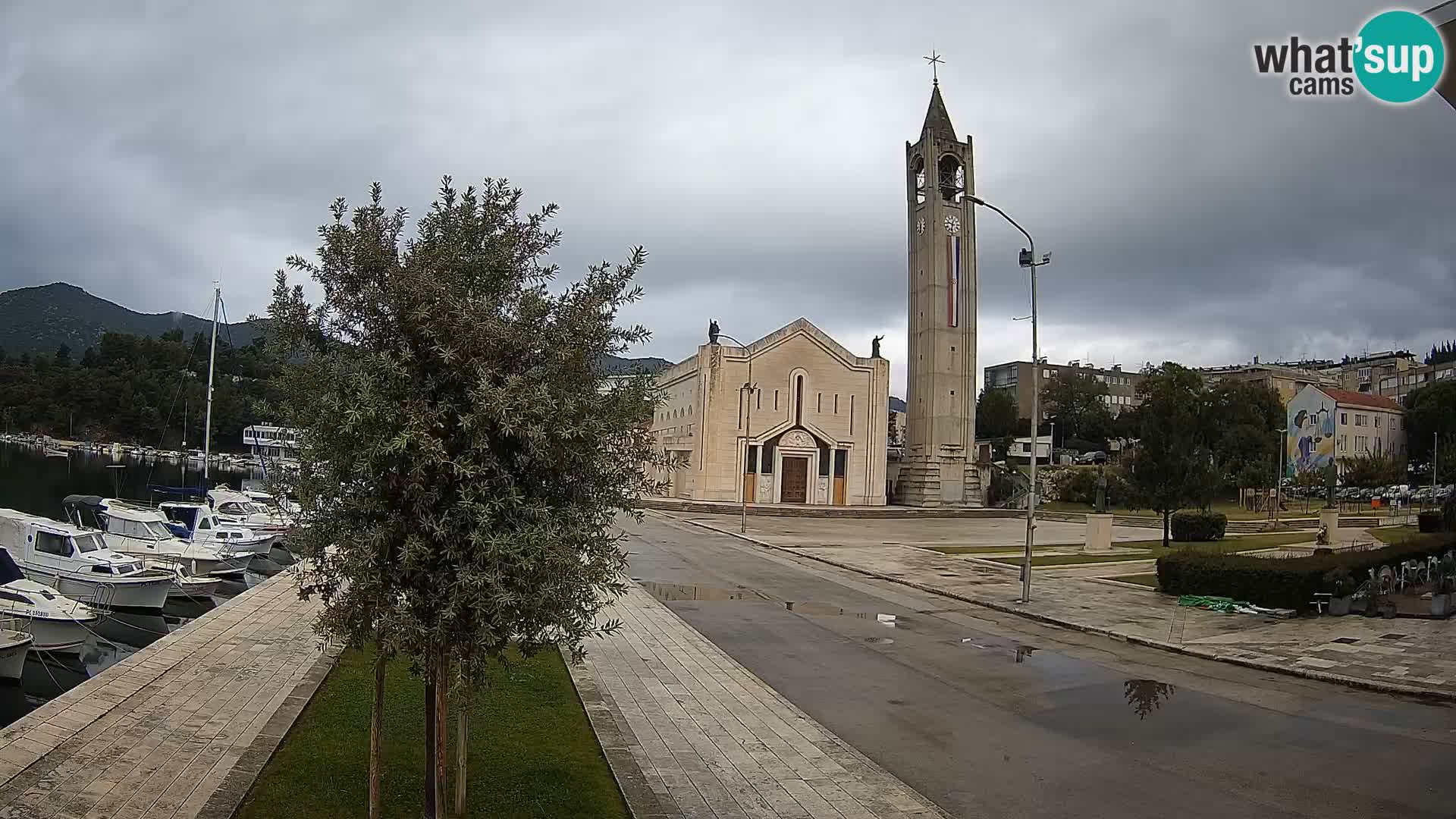 Ploče Webcam | Captivating Views of Riva and the Cathedral