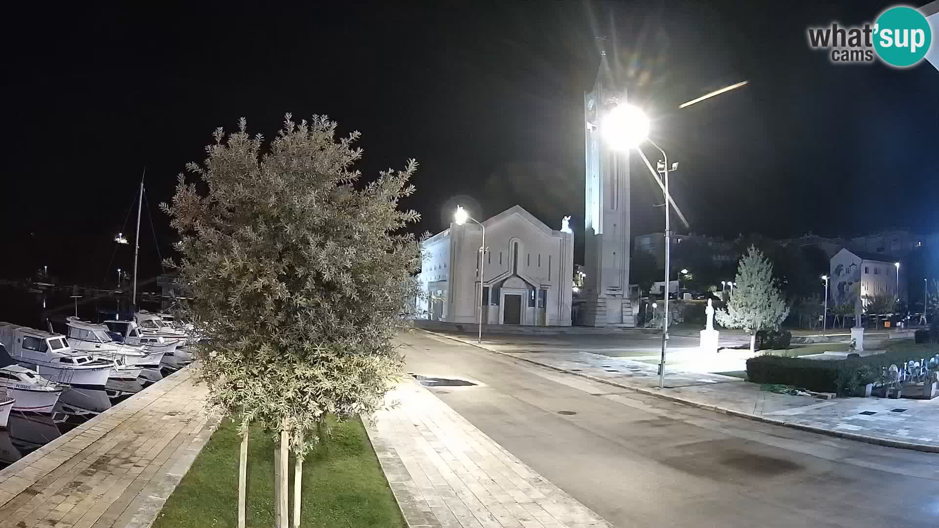 Ploče Webcam | Captivating Views of Riva and the Cathedral