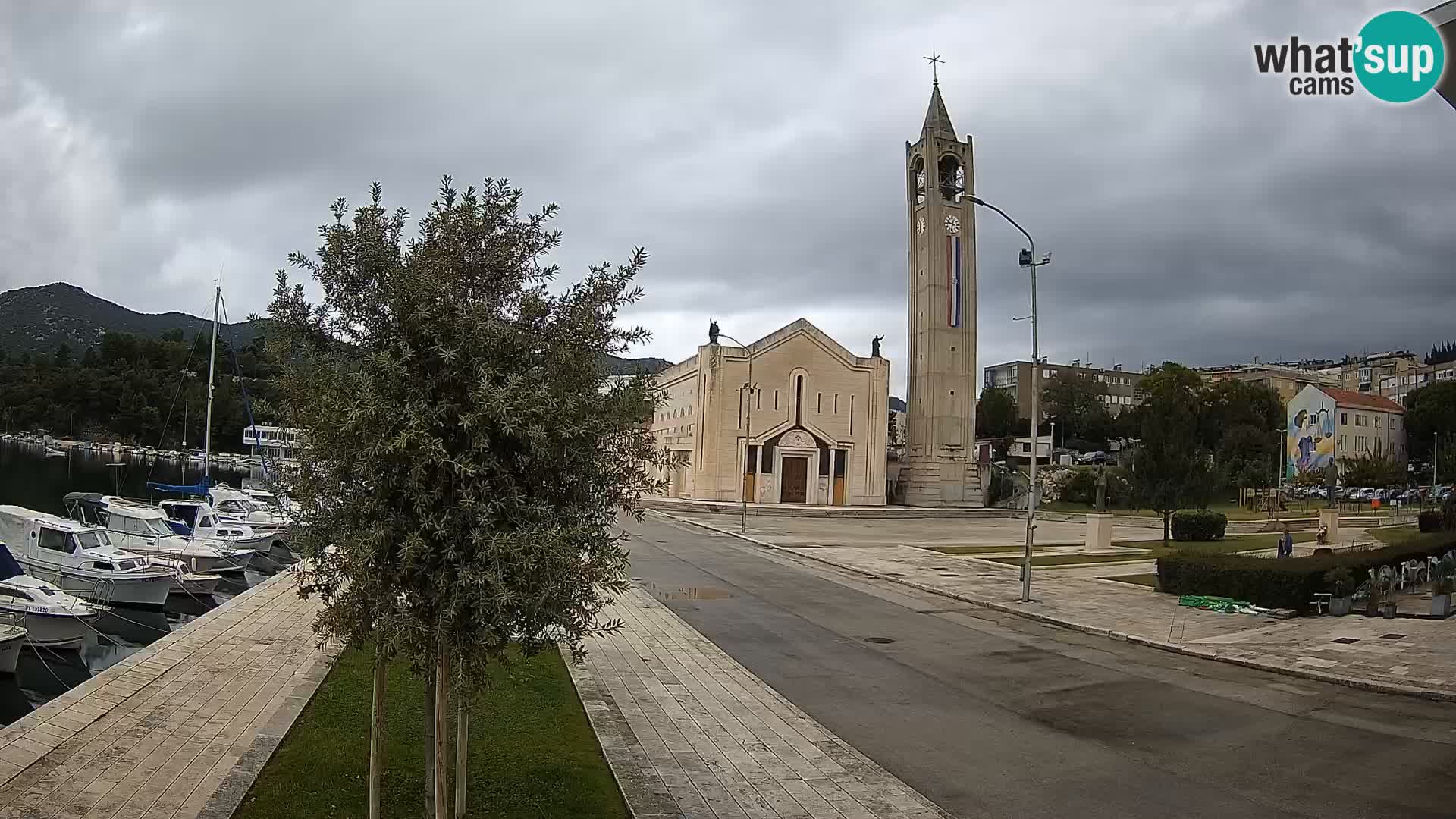 Ploče Webcam | Captivating Views of Riva and the Cathedral