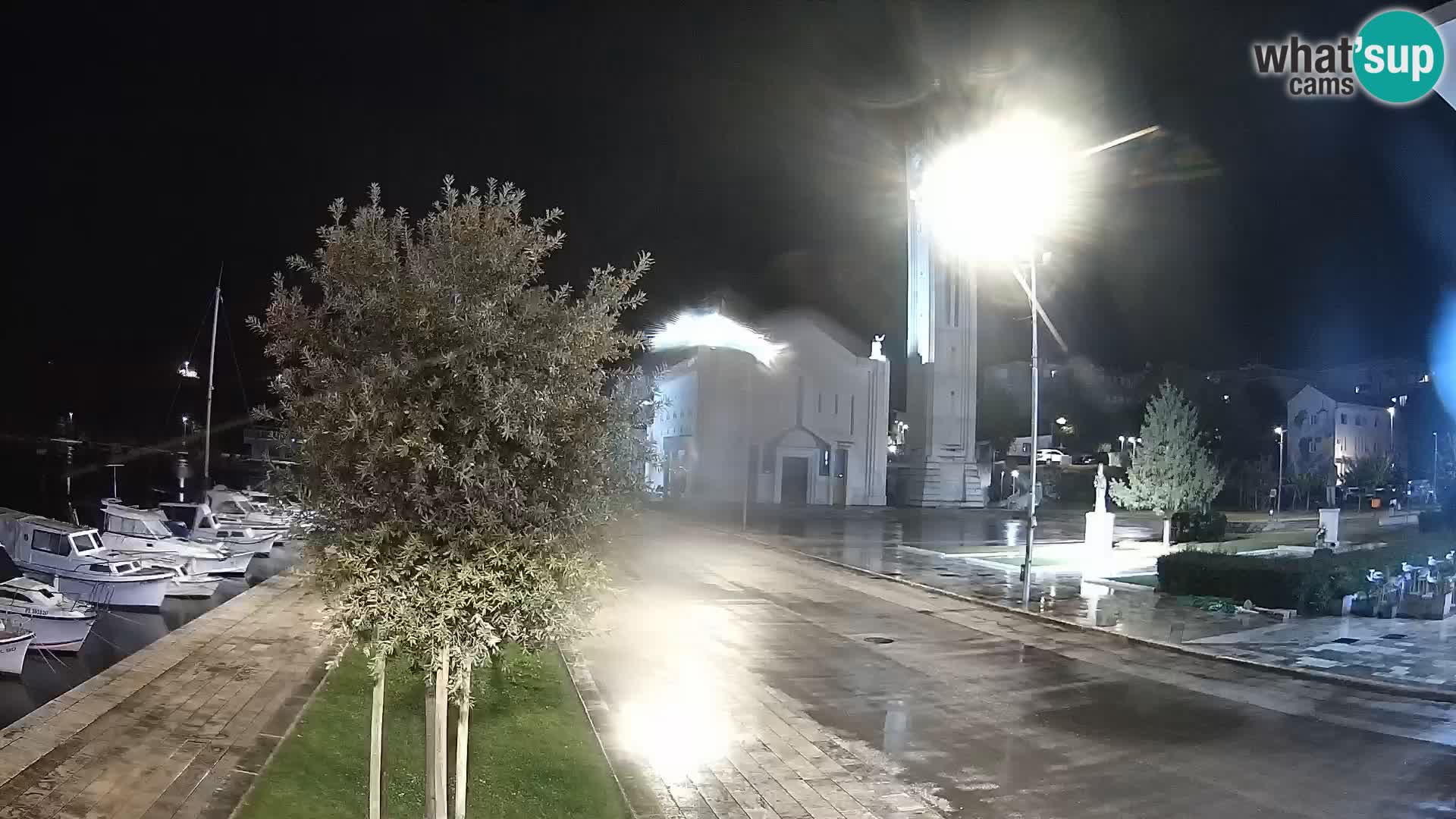 Ploče Webcam | Captivating Views of Riva and the Cathedral