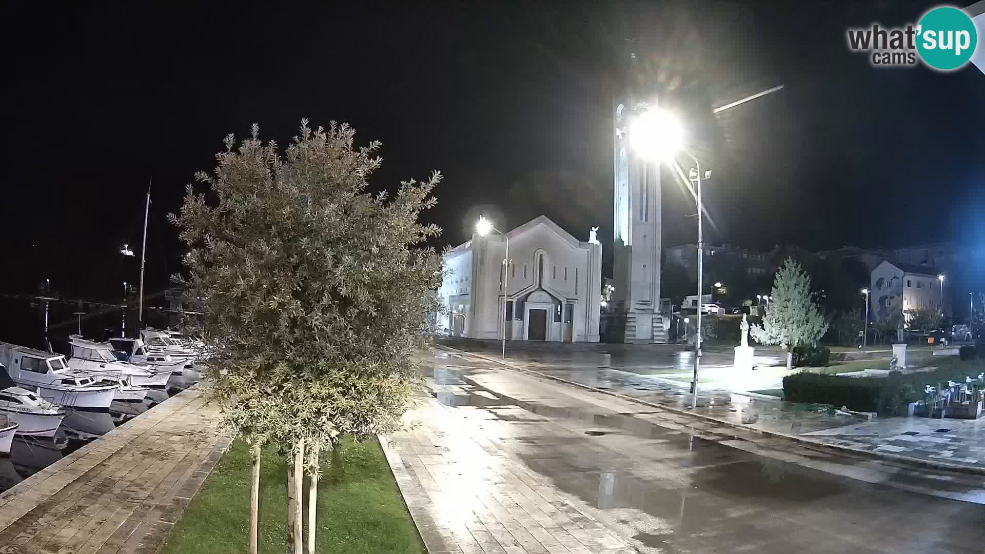 Ploče Webcam | Captivating Views of Riva and the Cathedral