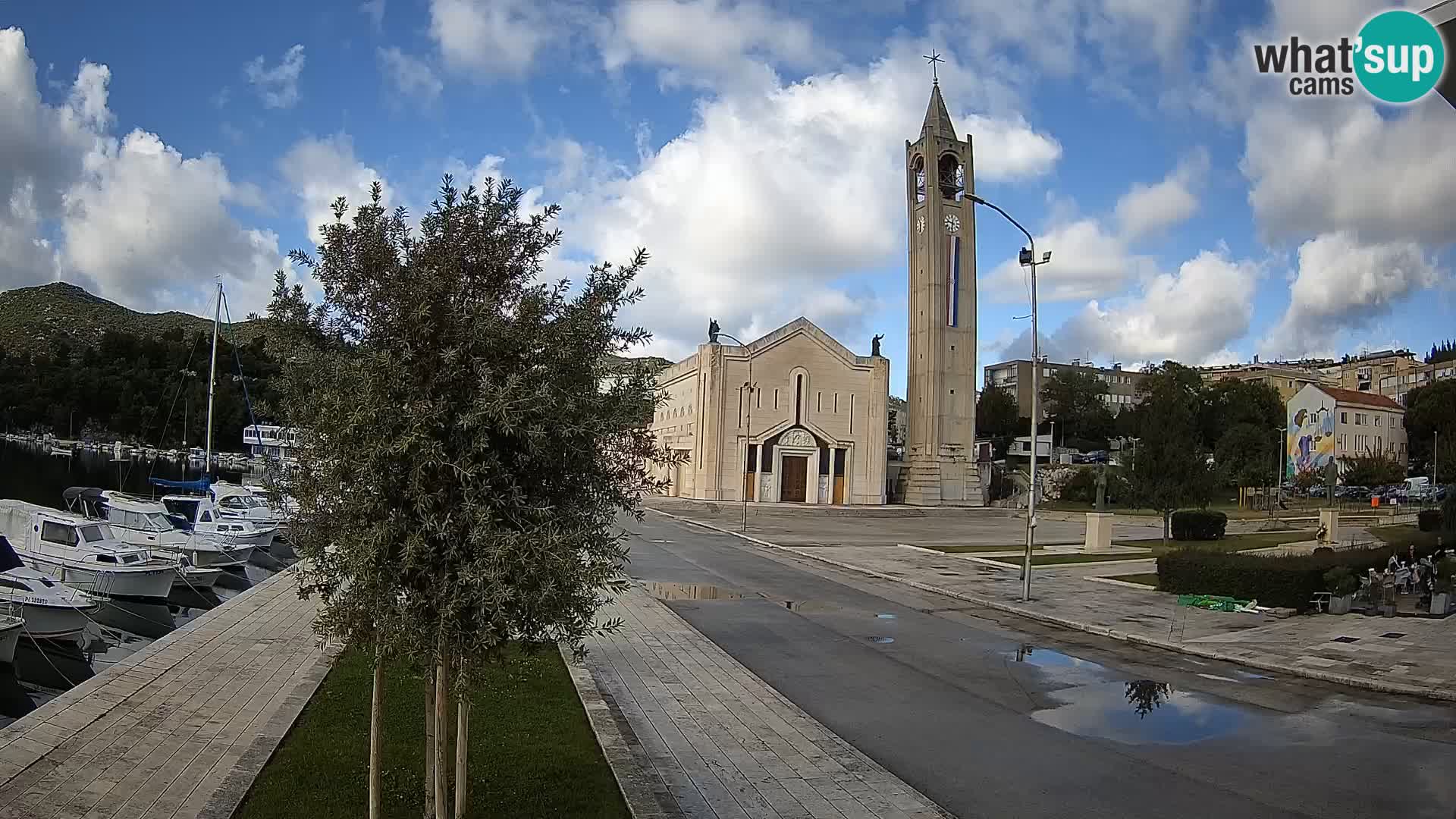 Ploče Webcam | Captivating Views of Riva and the Cathedral
