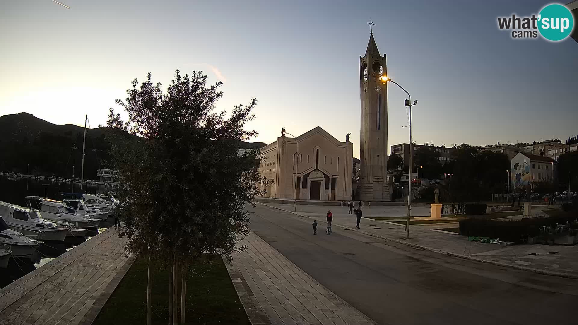 Ploče Webcam | Captivating Views of Riva and the Cathedral