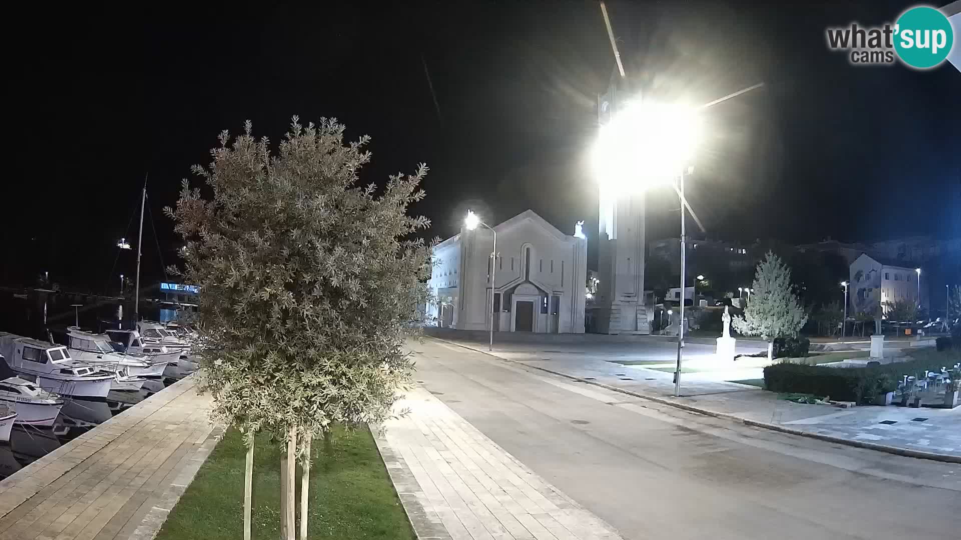 Ploče Webcam | Captivating Views of Riva and the Cathedral